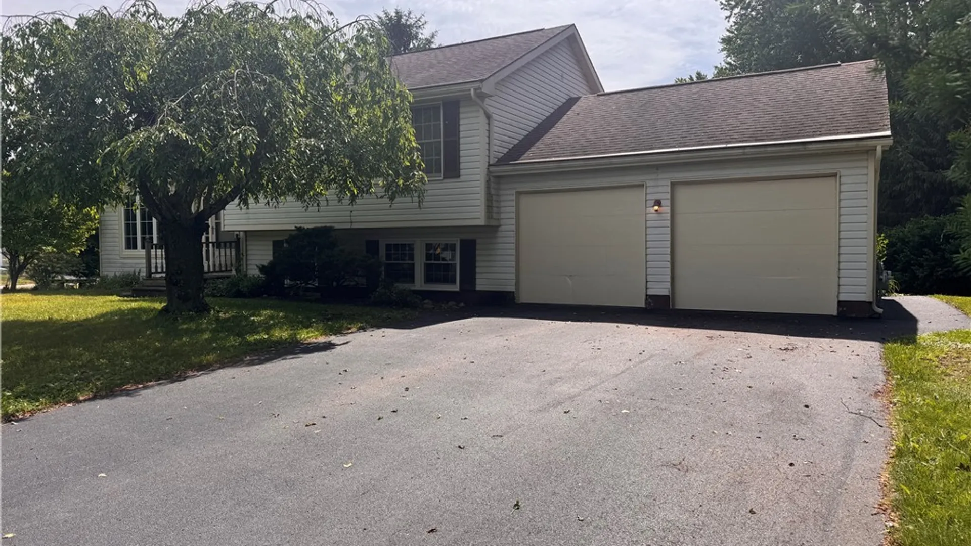 Property at 6 Fruitwood Drive, Salina, NY 13090 4