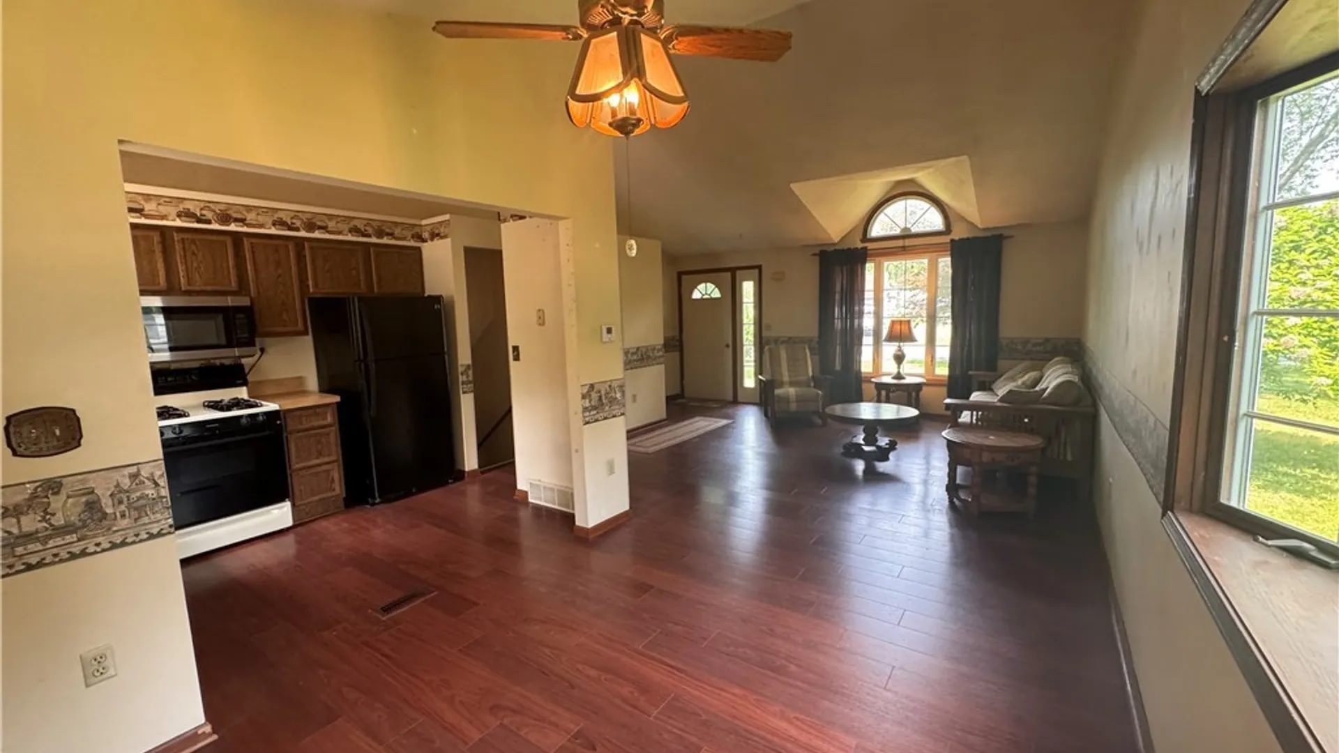 Property at 6 Fruitwood Drive, Salina, NY 13090 5