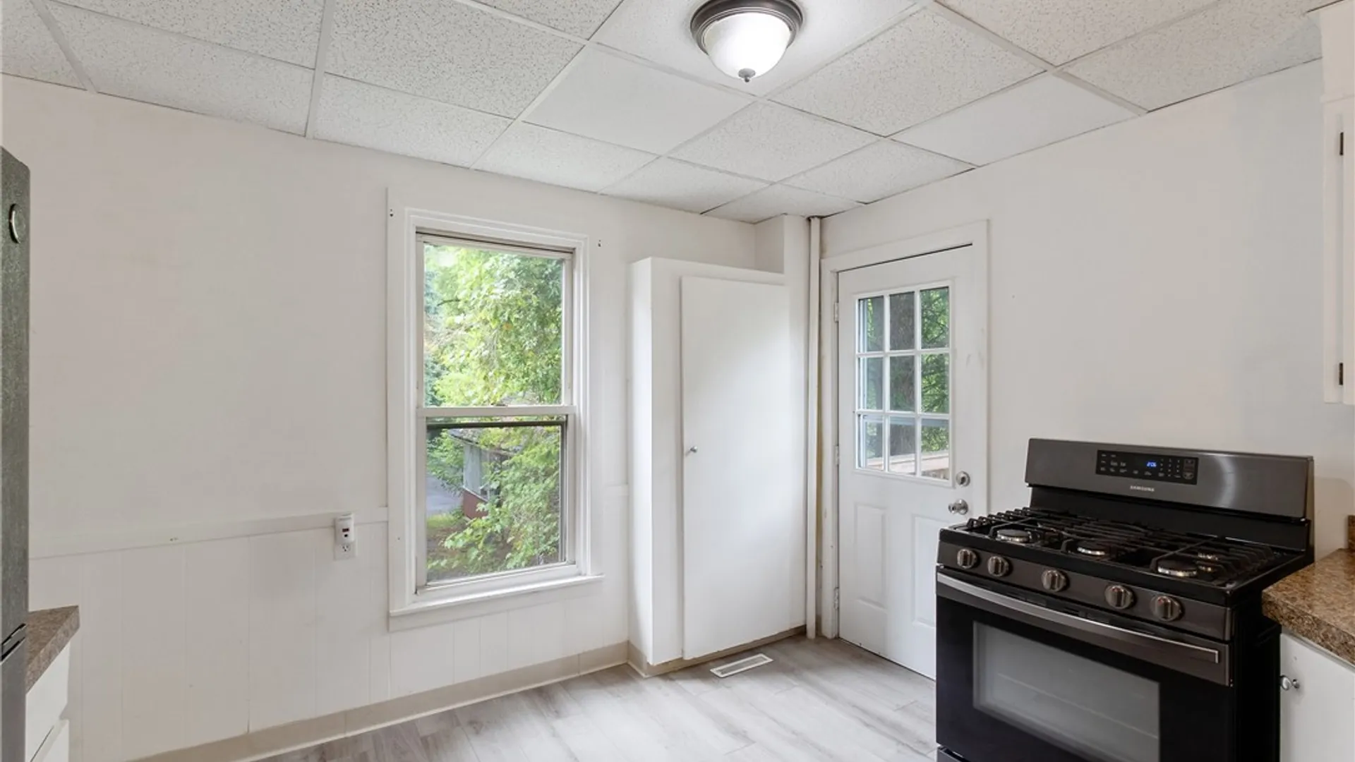 Property at 814 Avery Avenue, Syracuse, NY 13204 17