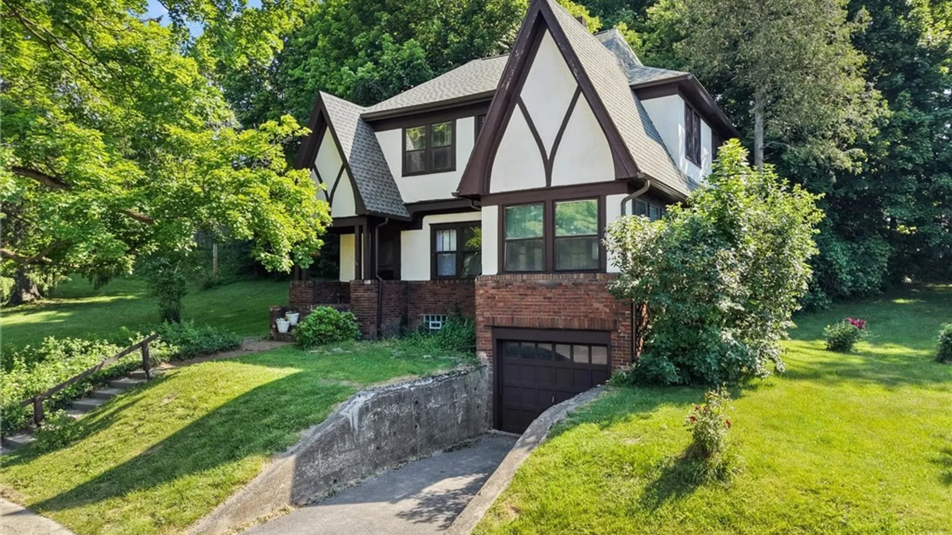 Property at 303 Barrington Road, Syracuse, NY 13214 2