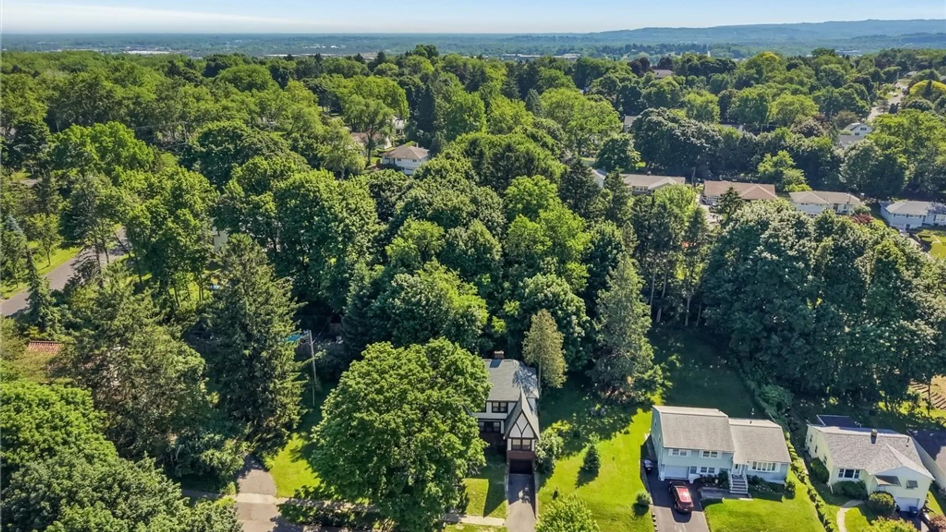 Property at 303 Barrington Road, Syracuse, NY 13214 43