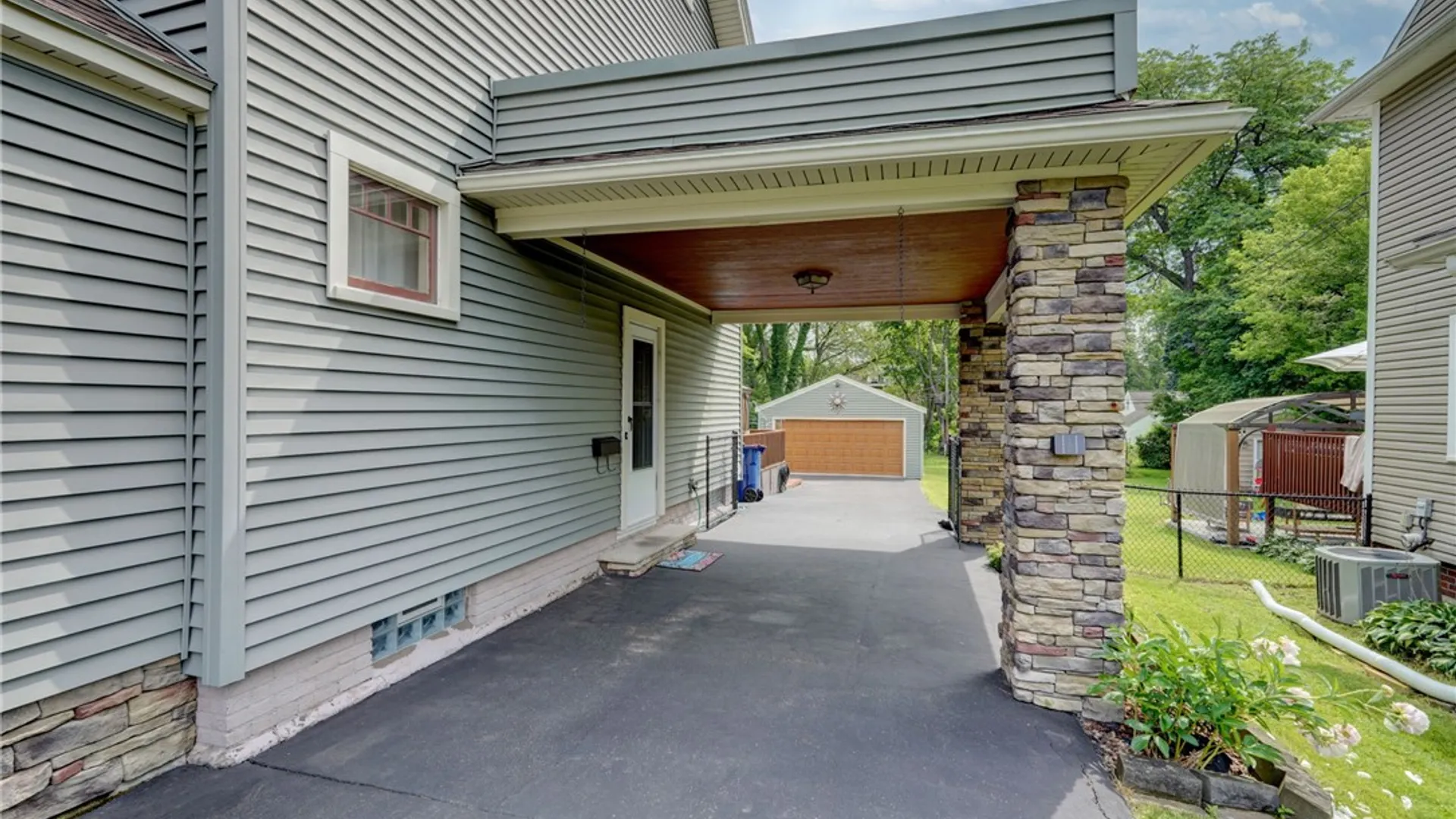 Property at 178 Kiniry Drive, Irondequoit, NY 14609 2