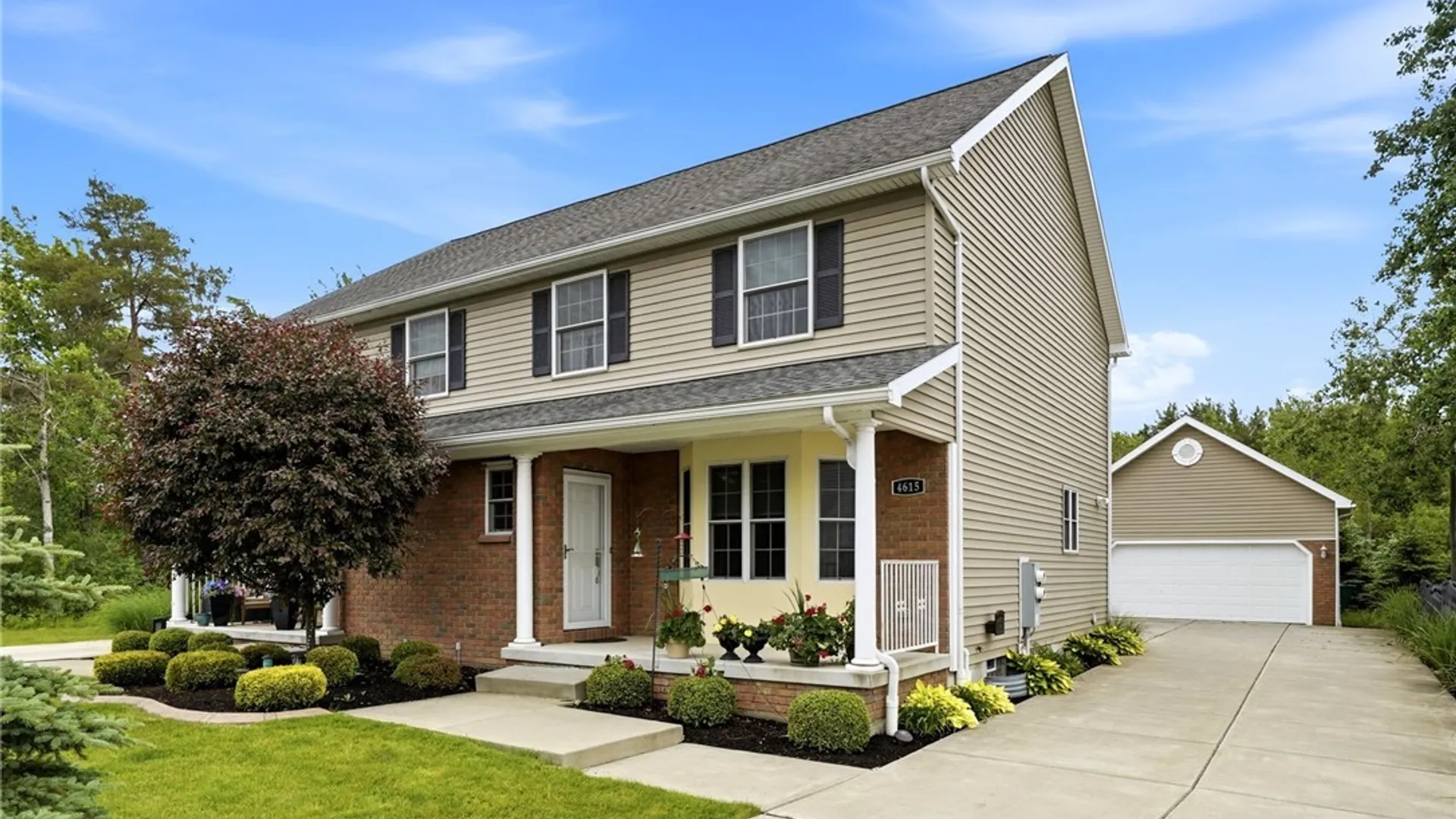 Property at 4615 Brompton Drive, Hamburg, NY 14219 2