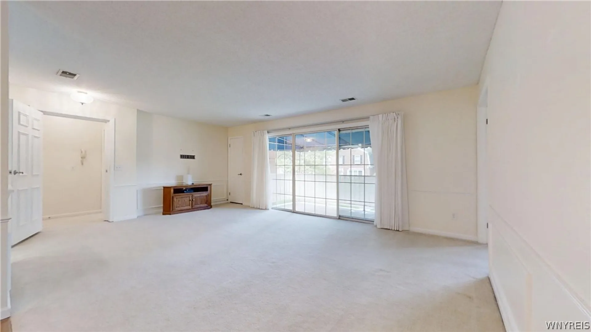 Property at 105 Homer Ln, Amherst, NY 14221 10