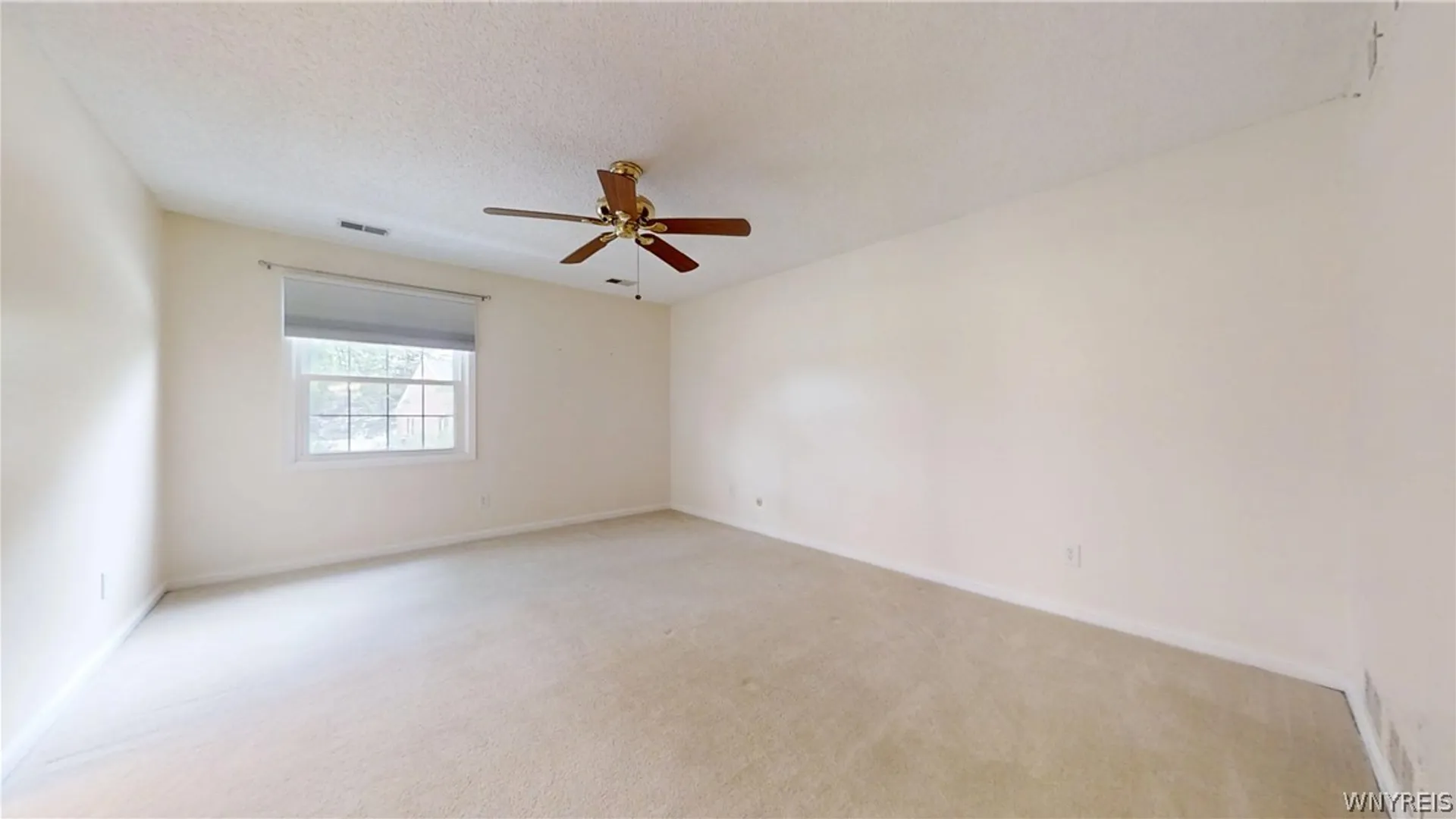 Property at 105 Homer Ln, Amherst, NY 14221 22