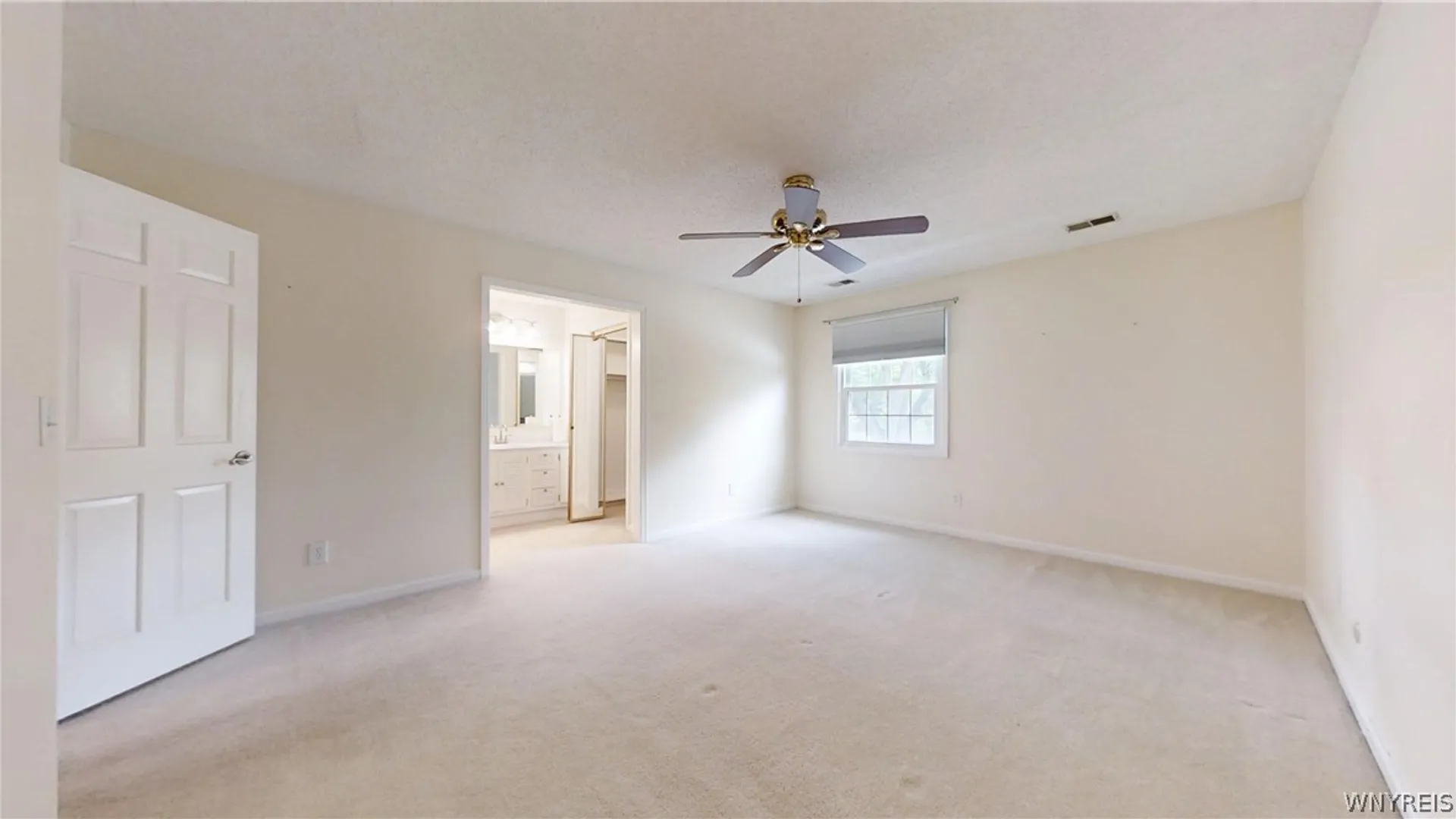 Property at 105 Homer Ln, Amherst, NY 14221 23