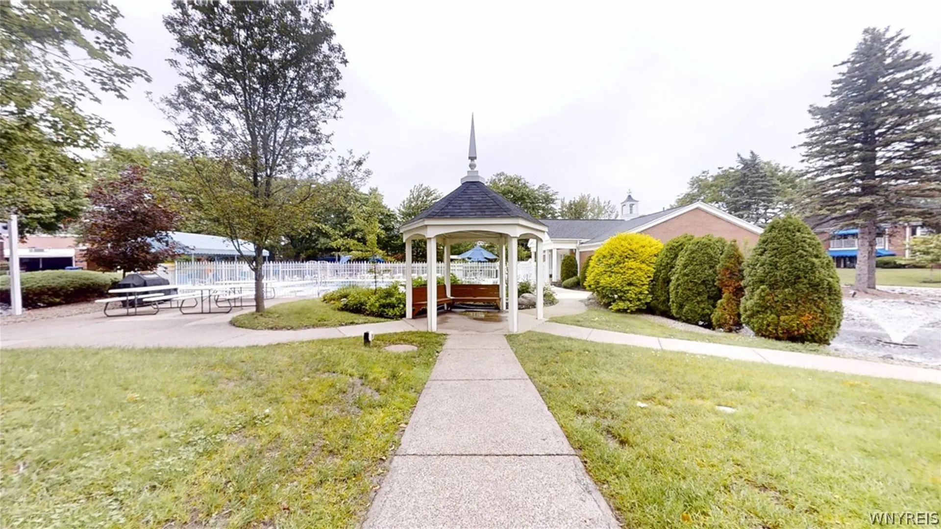 Property at 105 Homer Ln, Amherst, NY 14221 32