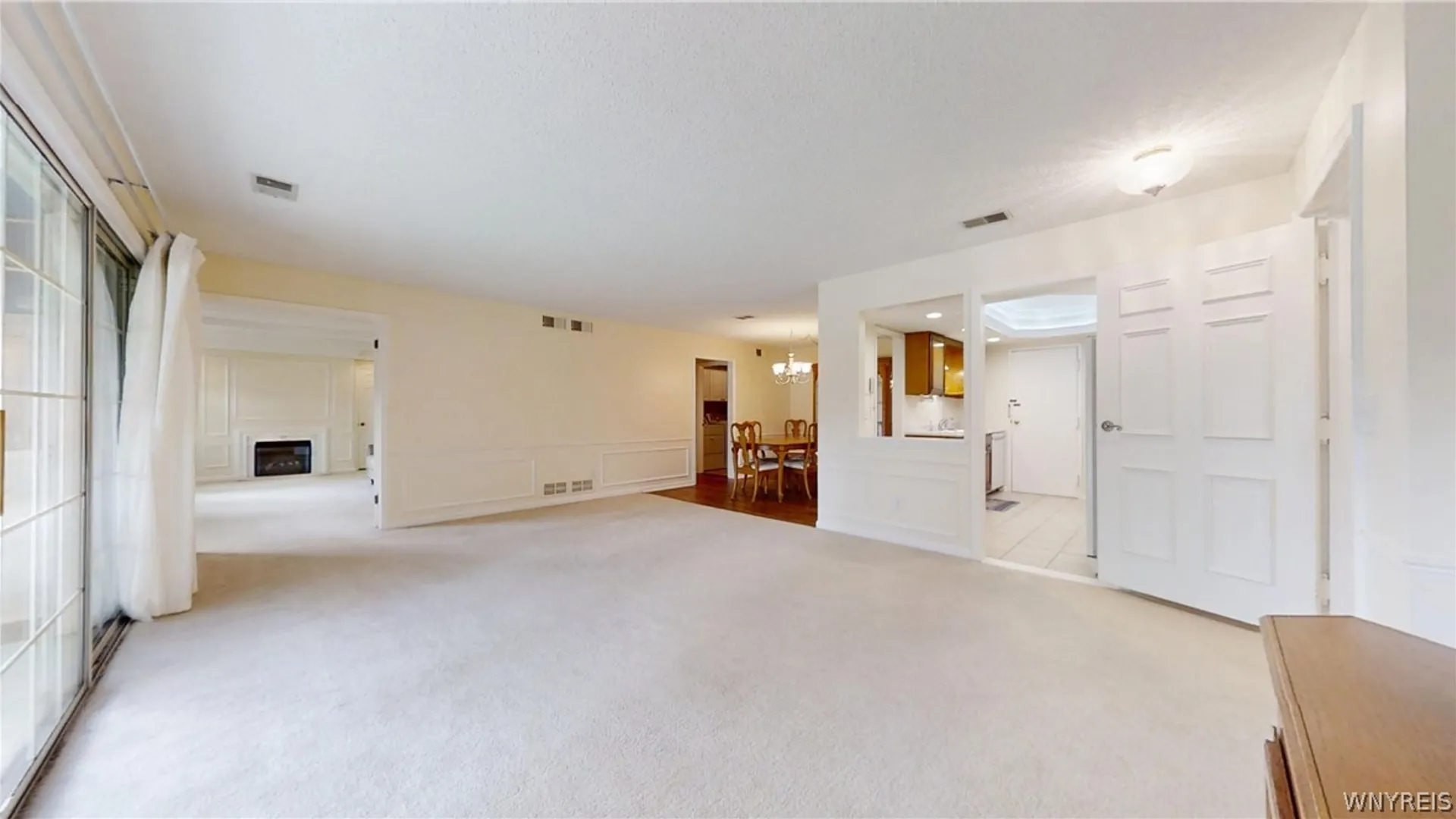 Property at 105 Homer Ln, Amherst, NY 14221 8