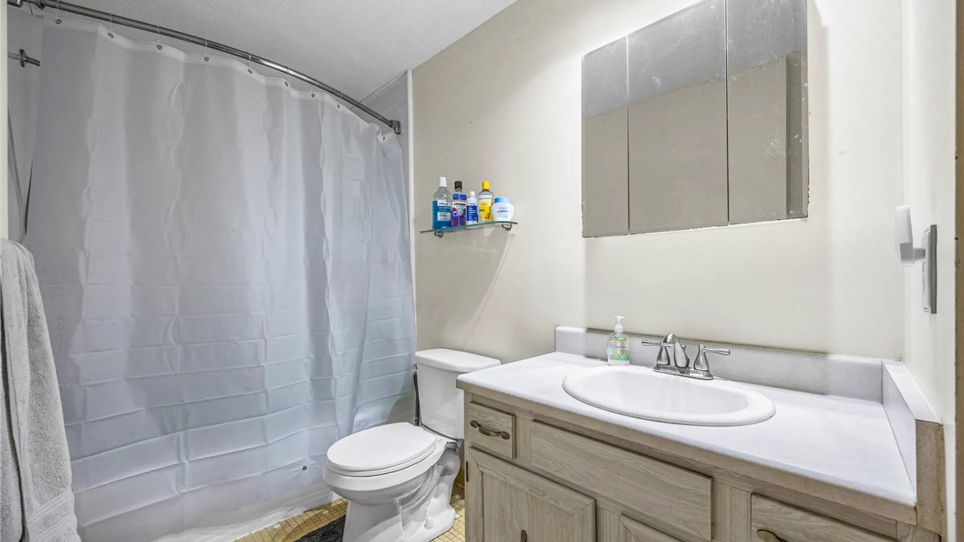 Property at 8 Kinmont Drive, Greece, NY 14612 14