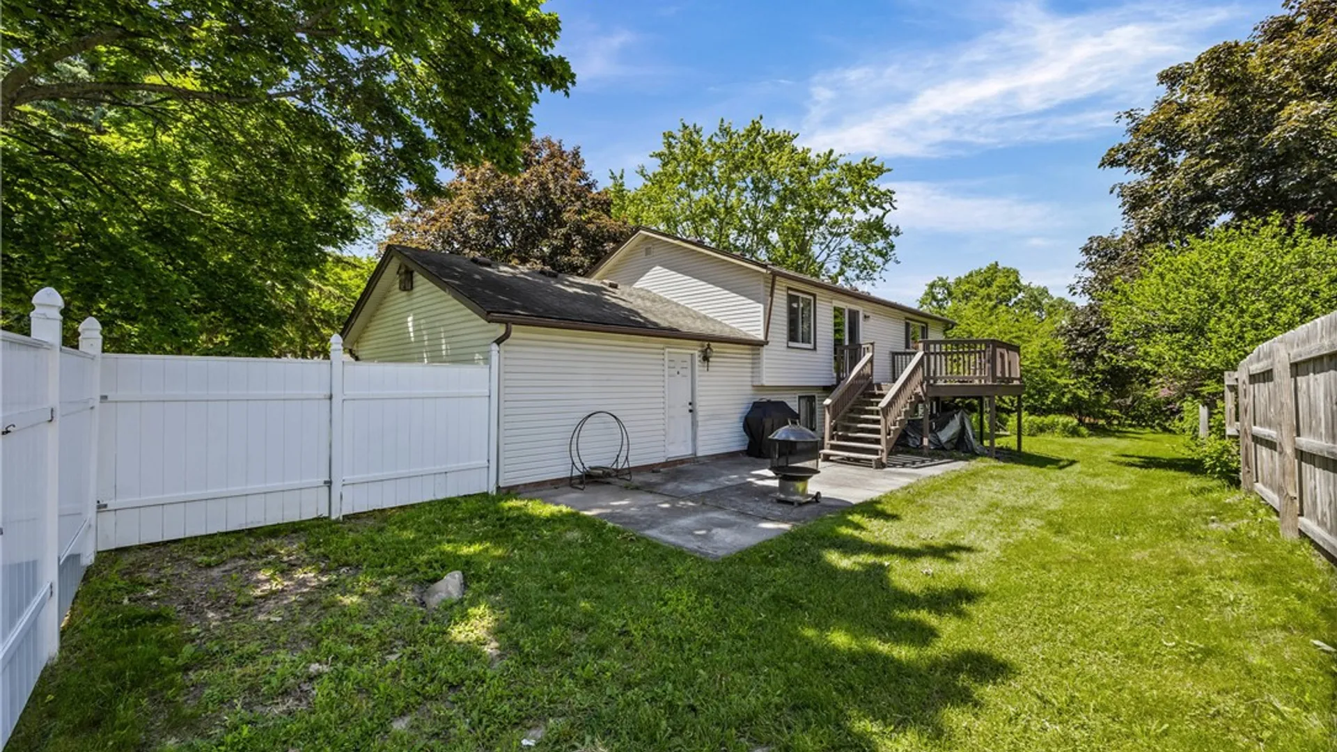 Property at 8 Kinmont Drive, Greece, NY 14612 30