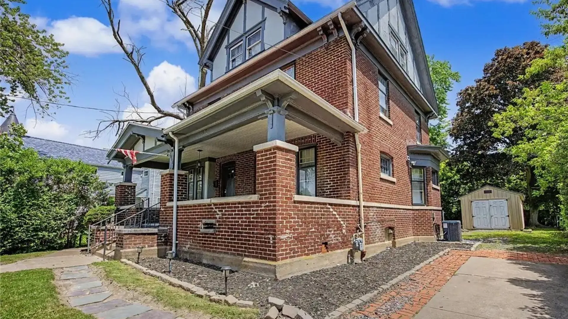 Property at 1623 10th Street, Niagara Falls, NY 14305 2