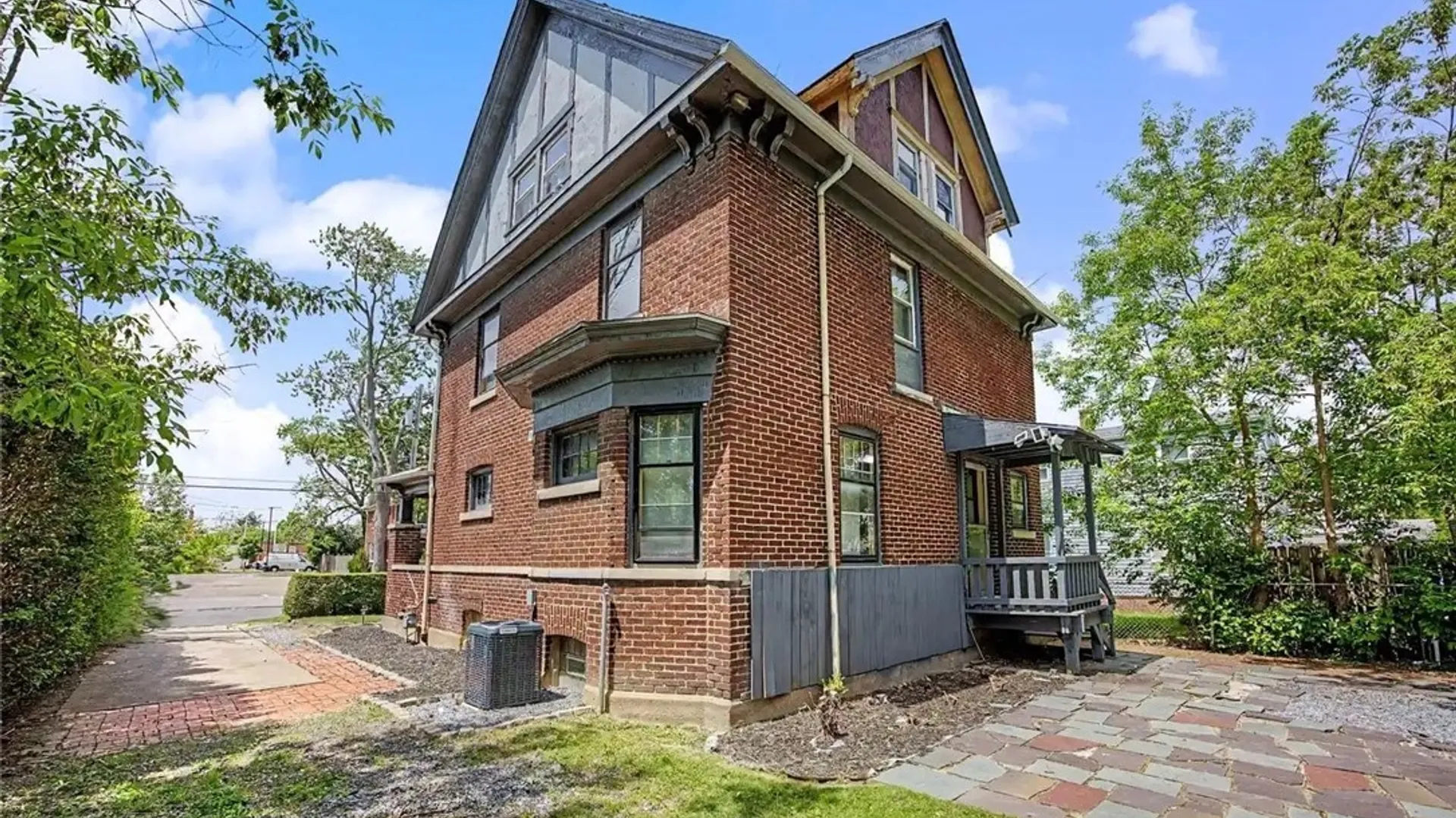 Property at 1623 10th Street, Niagara Falls, NY 14305 3