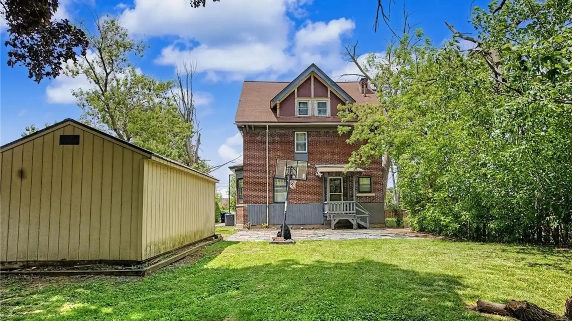 Property at 1623 10th Street, Niagara Falls, NY 14305 45