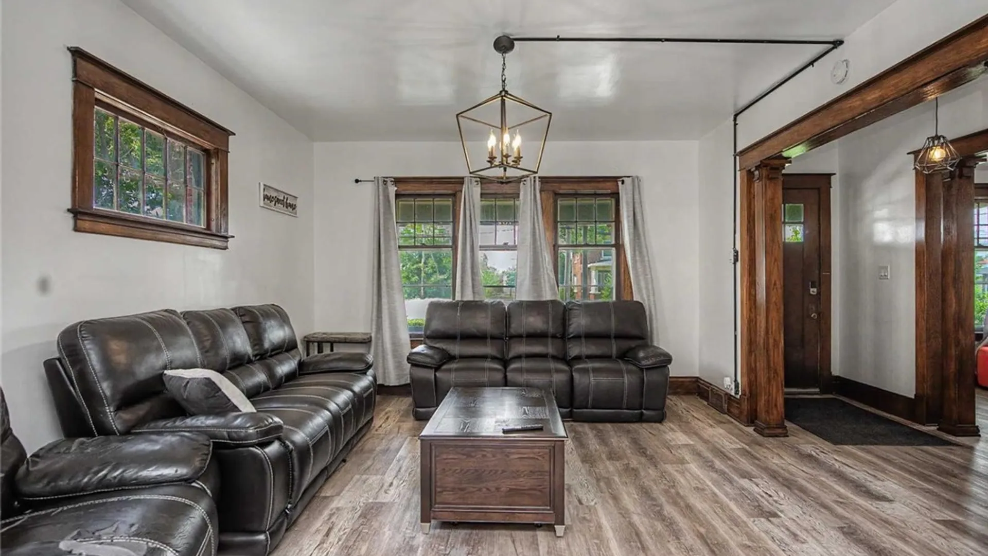 Property at 1623 10th Street, Niagara Falls, NY 14305 9