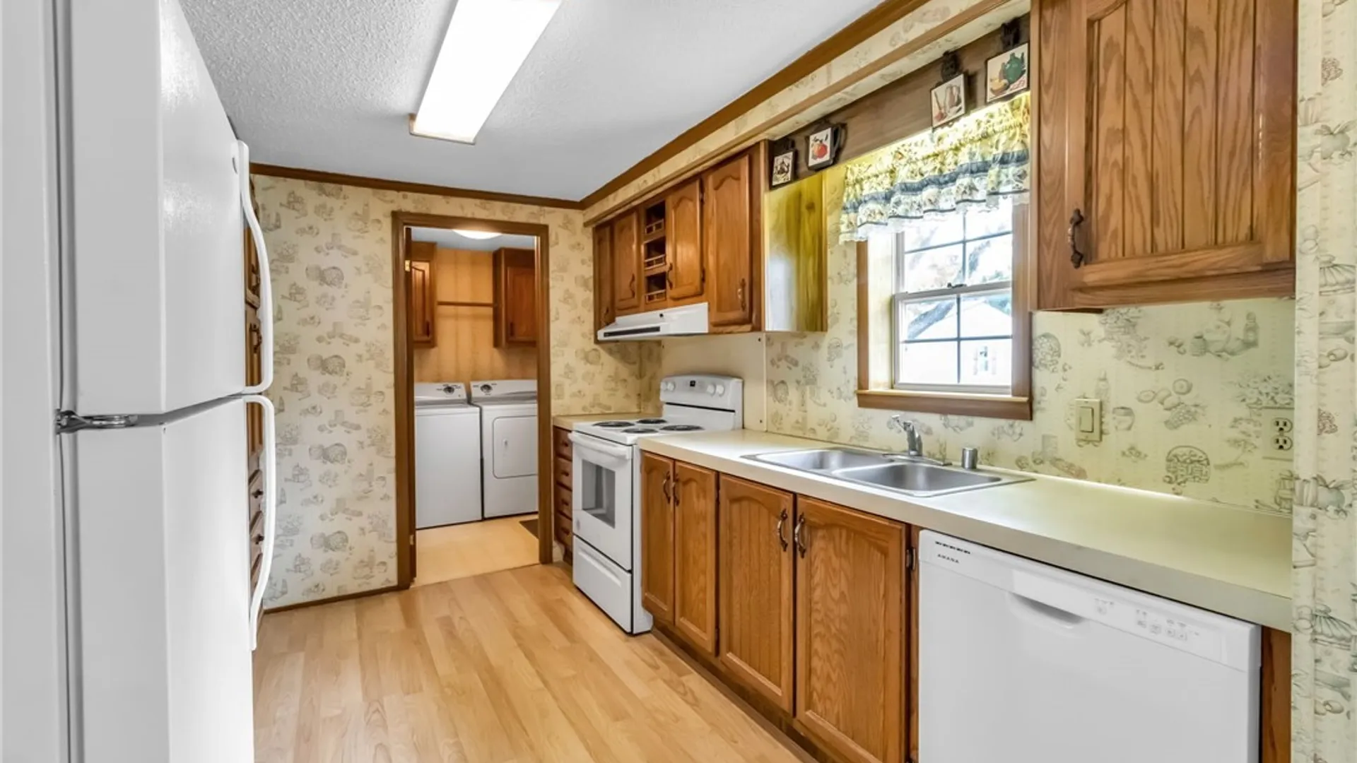 Property at 41 Sunset Lane, Yorkshire, NY 14009 14