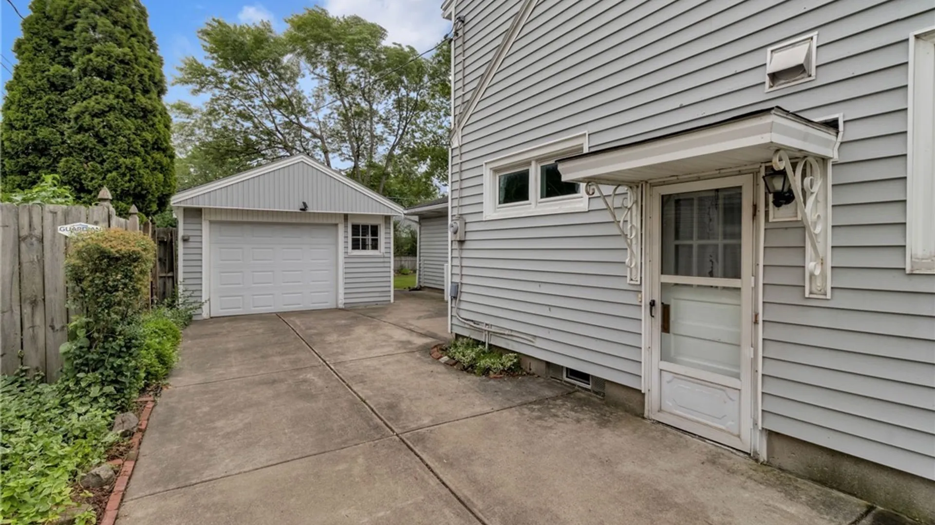 Property at 55 Fries Road, Tonawanda, NY 14150 4