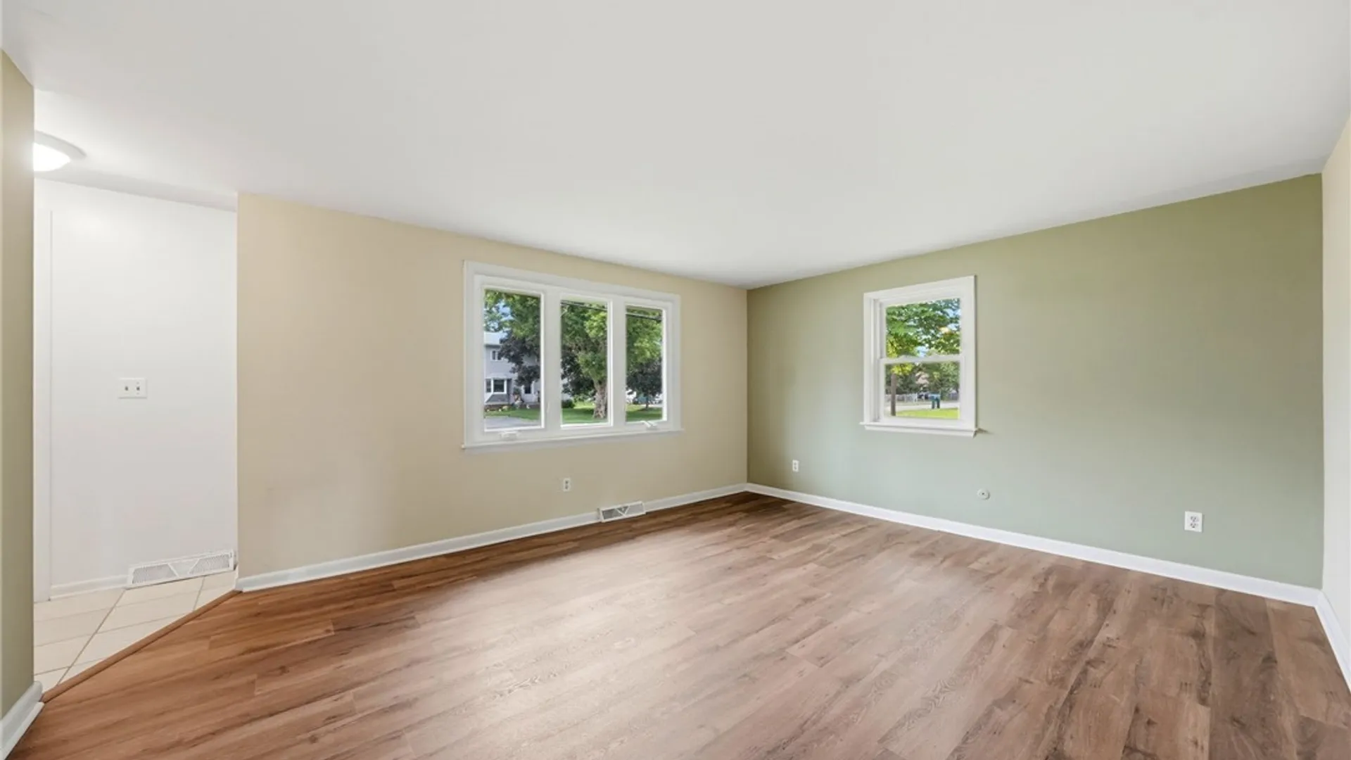 Property at 4123 Bryant Street, Hamburg, NY 14219 11