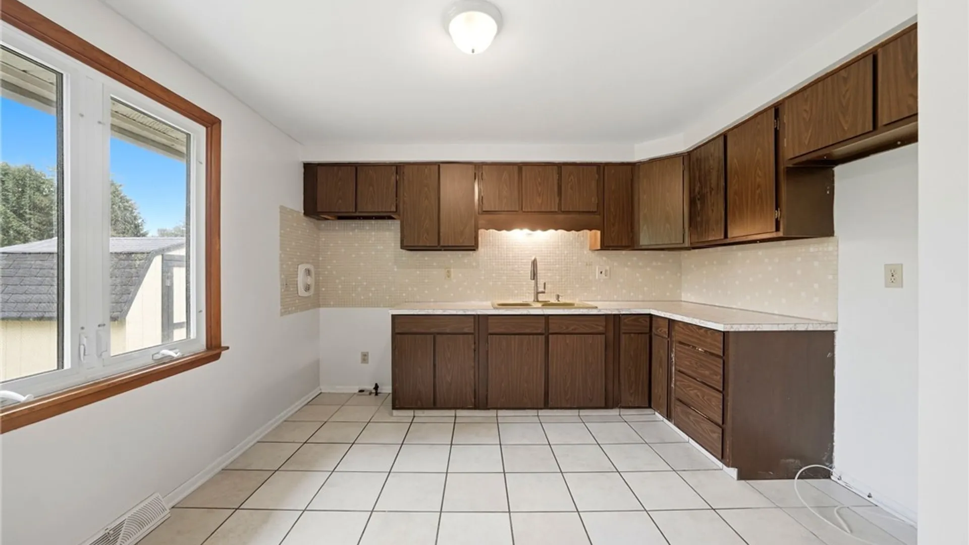 Property at 4123 Bryant Street, Hamburg, NY 14219 32