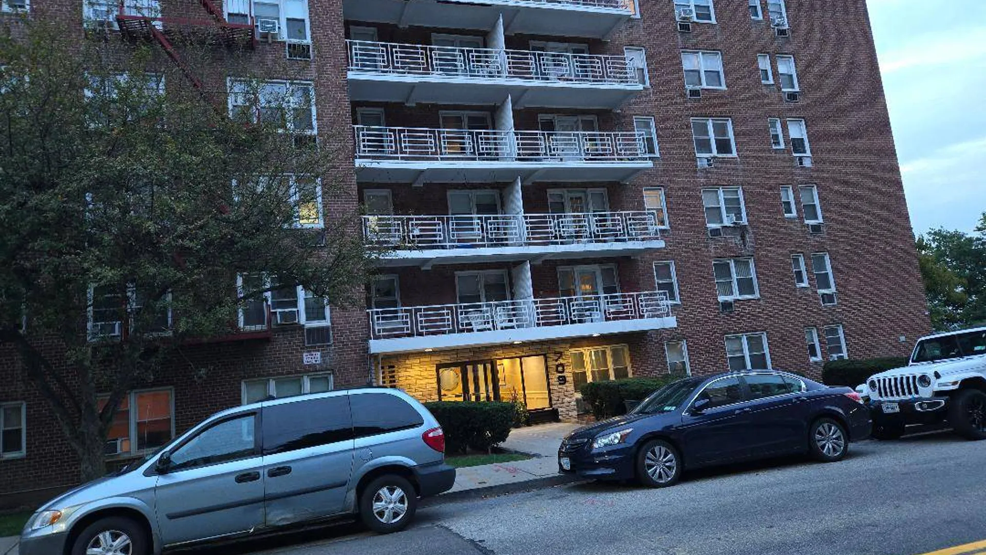 Property at 709 Warburton Avenue, Yonkers,, NY 10701 4