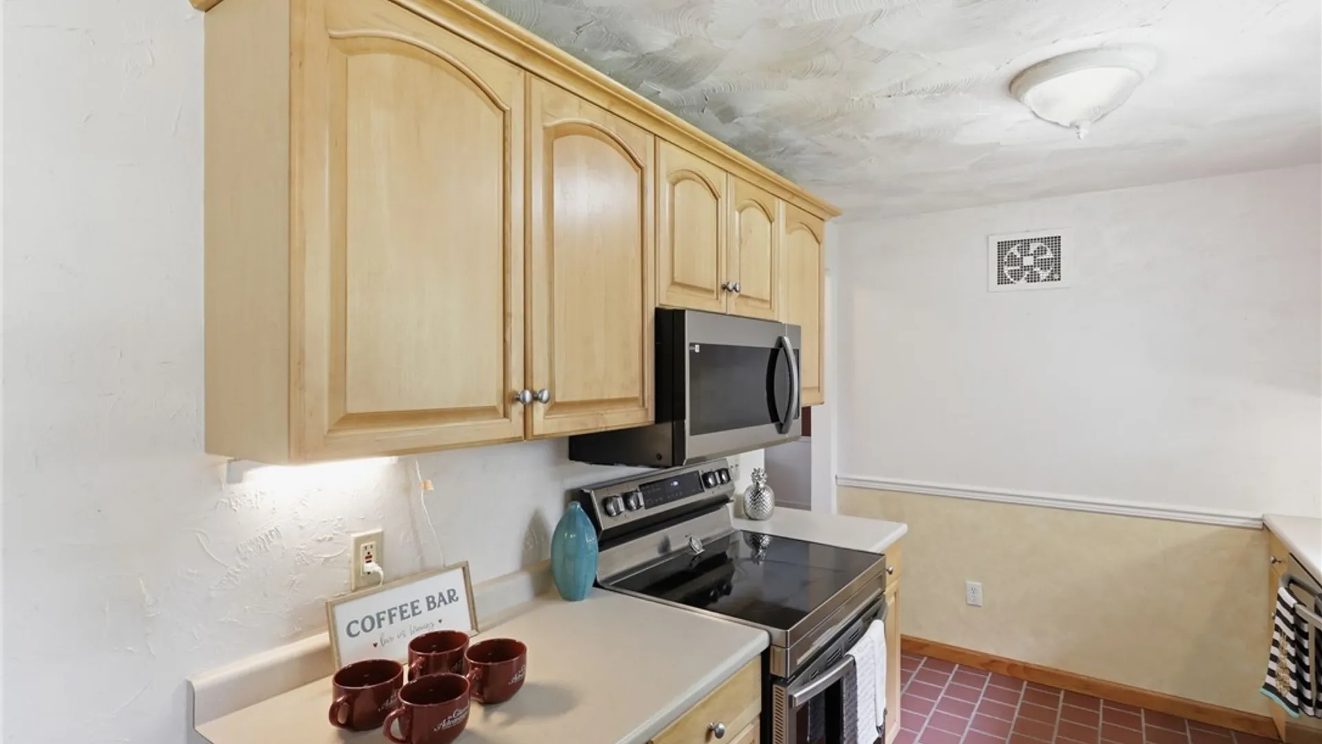 Property at 3155 Atlantic Avenue, Penfield, NY 14526 5