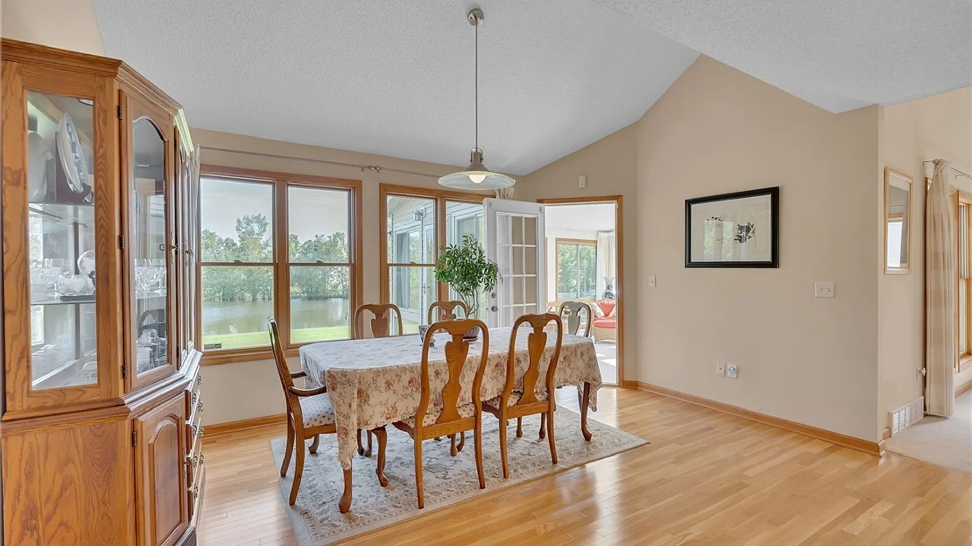 Property at 8908 Connemara Lane, Clarence, NY 14032 15