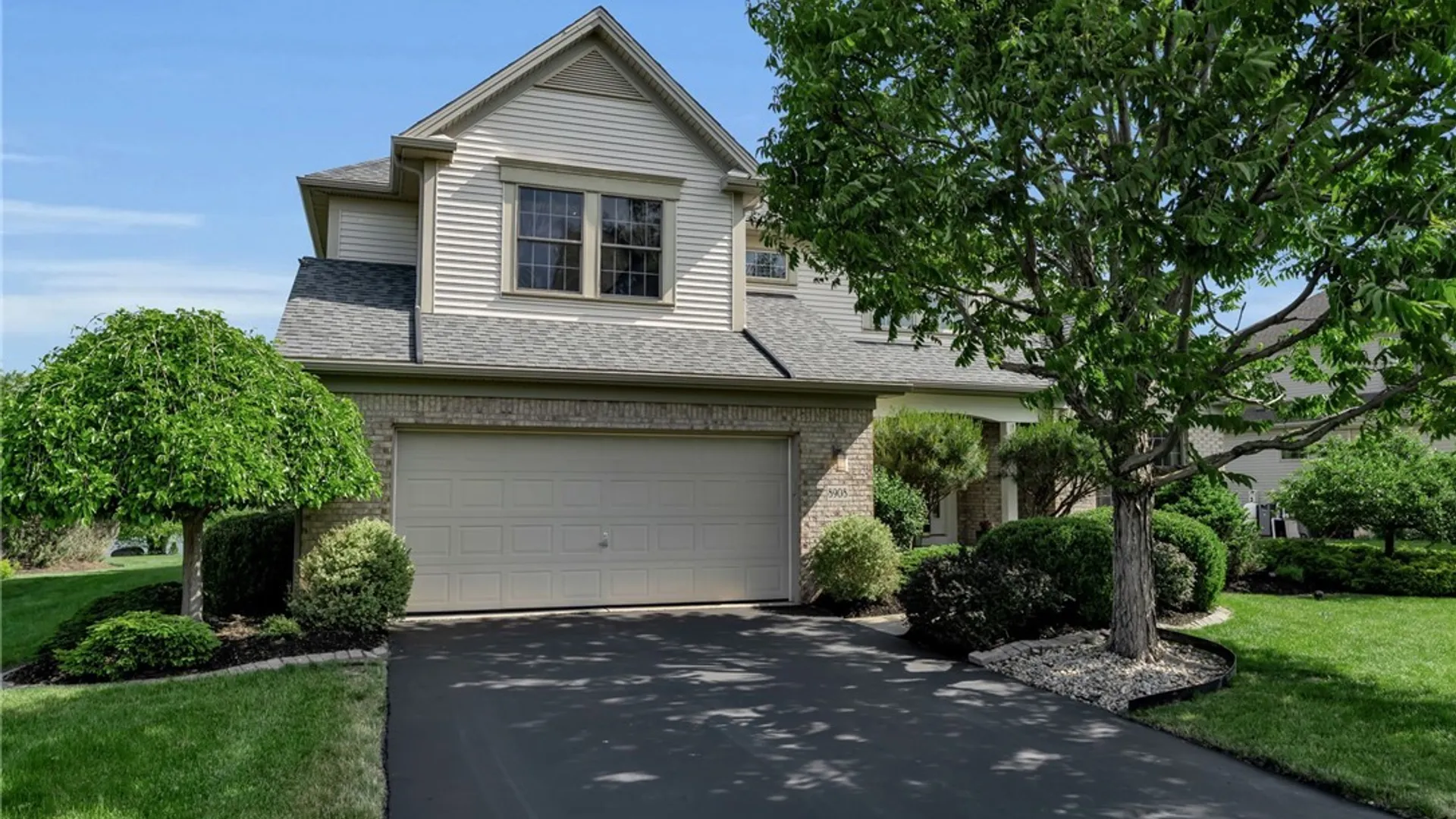Property at 8908 Connemara Lane, Clarence, NY 14032 2