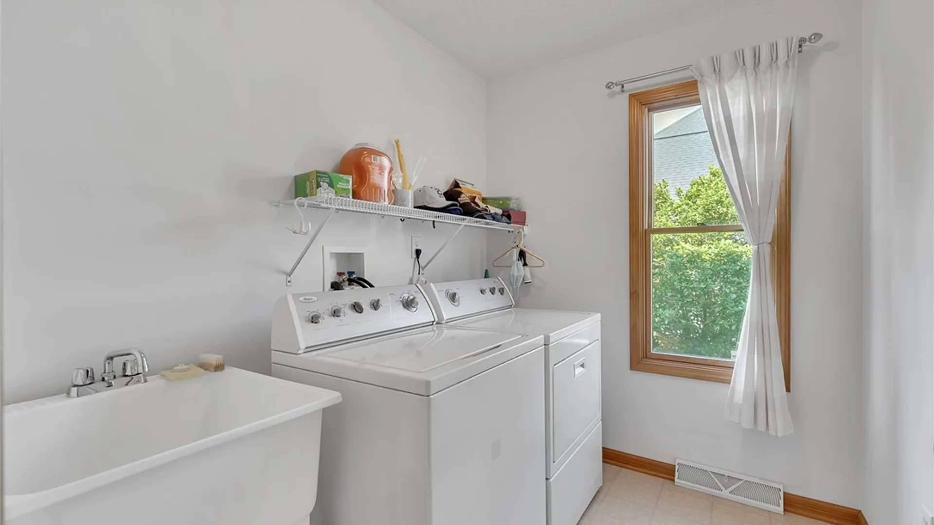 Property at 8908 Connemara Lane, Clarence, NY 14032 27