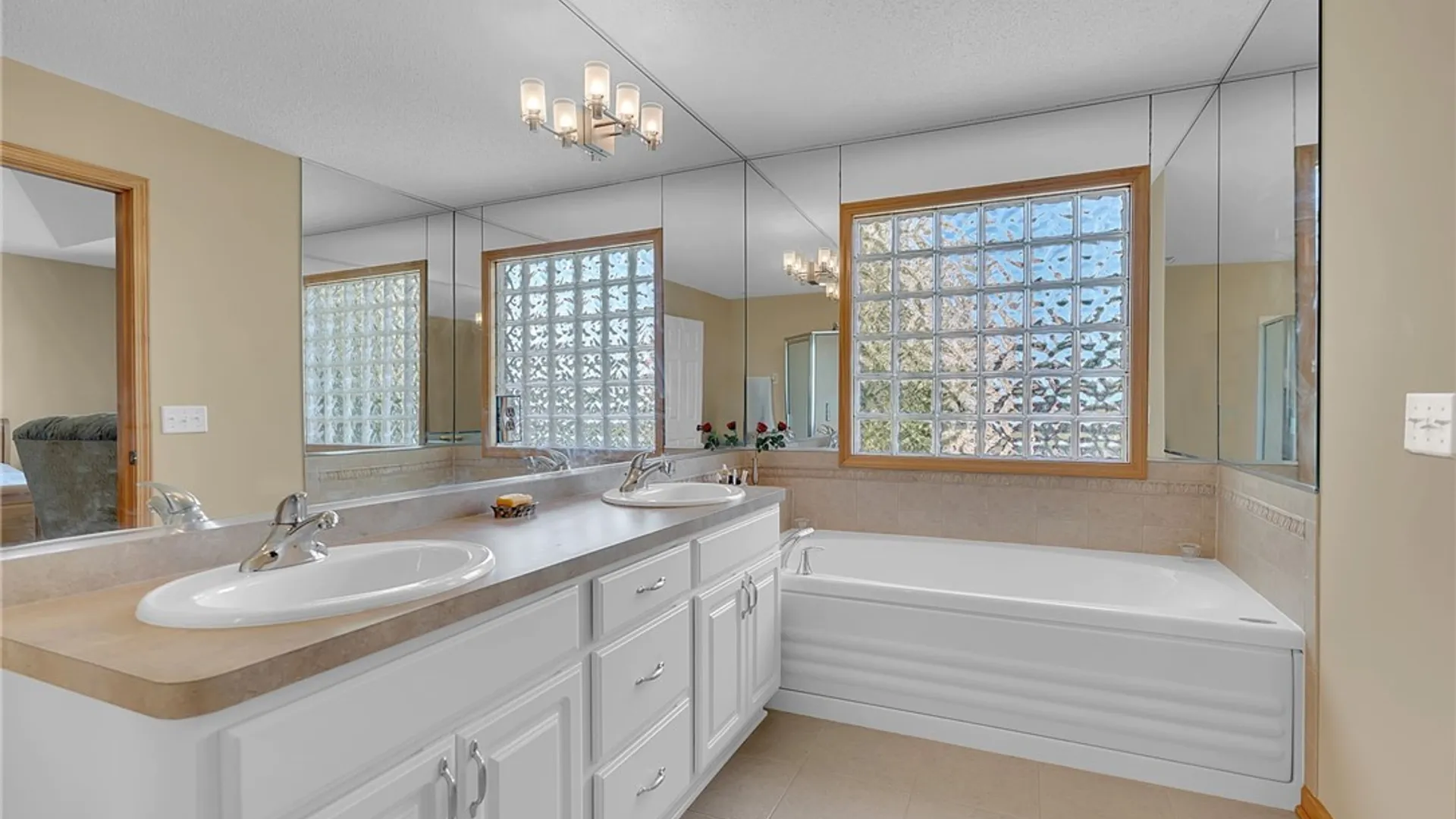 Property at 8908 Connemara Lane, Clarence, NY 14032 29