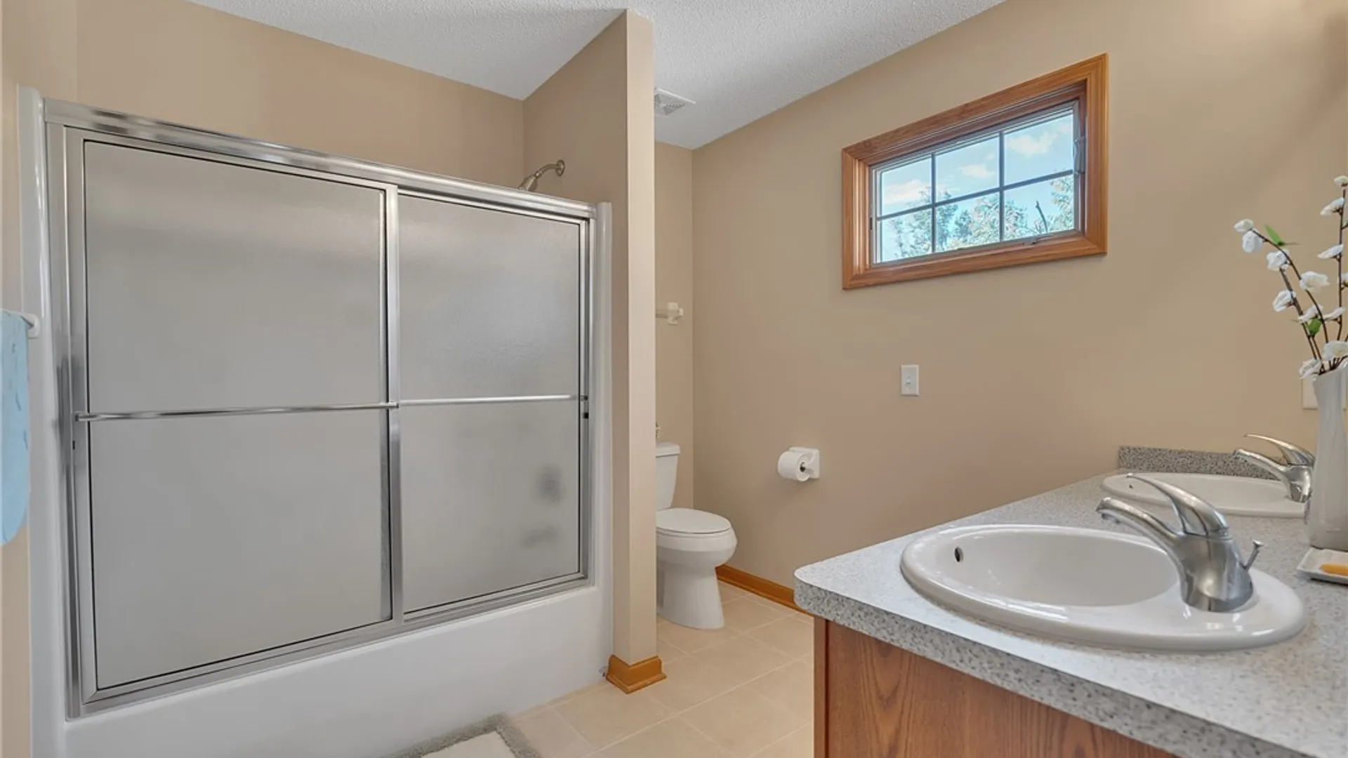 Property at 8908 Connemara Lane, Clarence, NY 14032 36