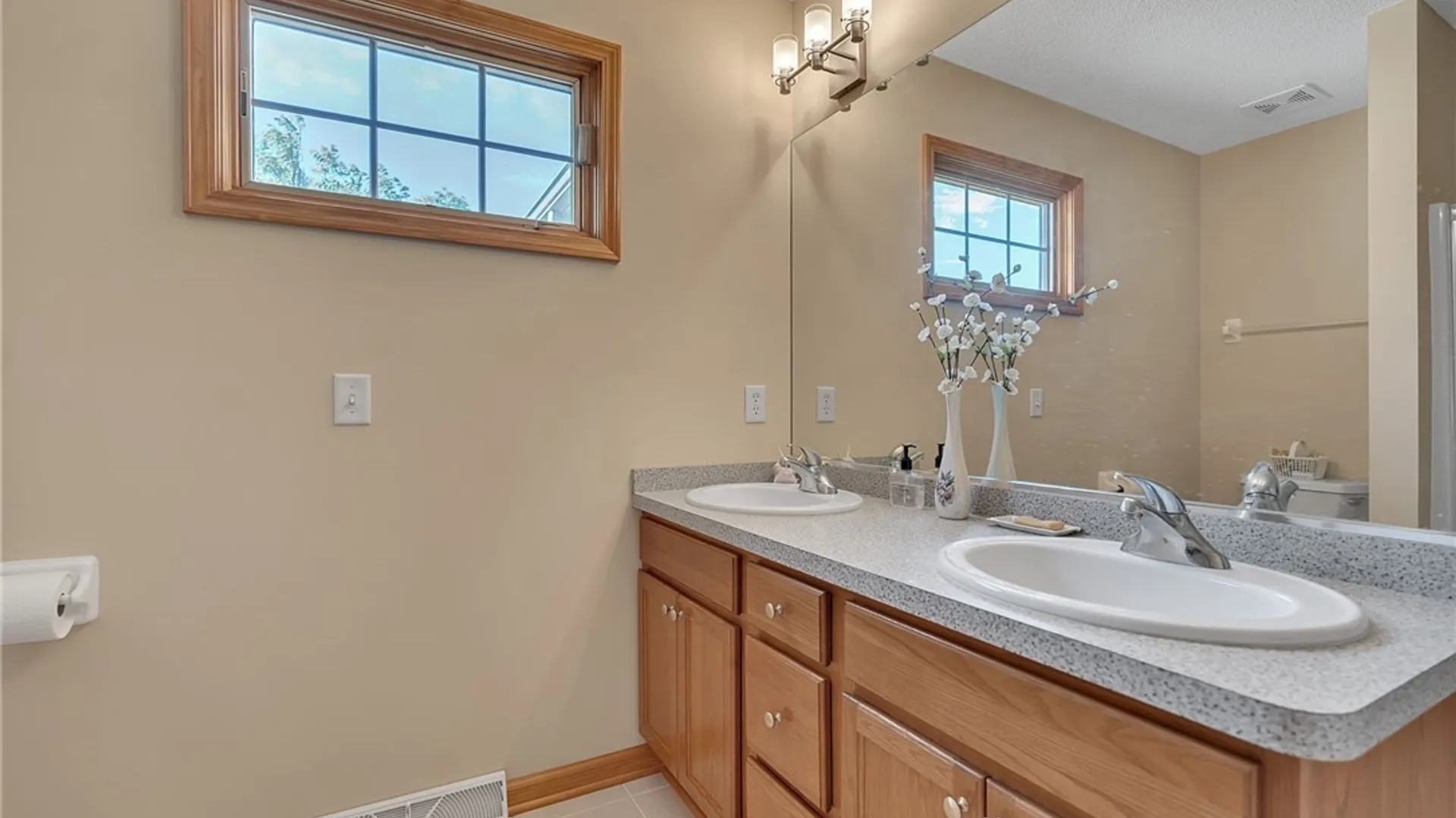 Property at 8908 Connemara Lane, Clarence, NY 14032 37
