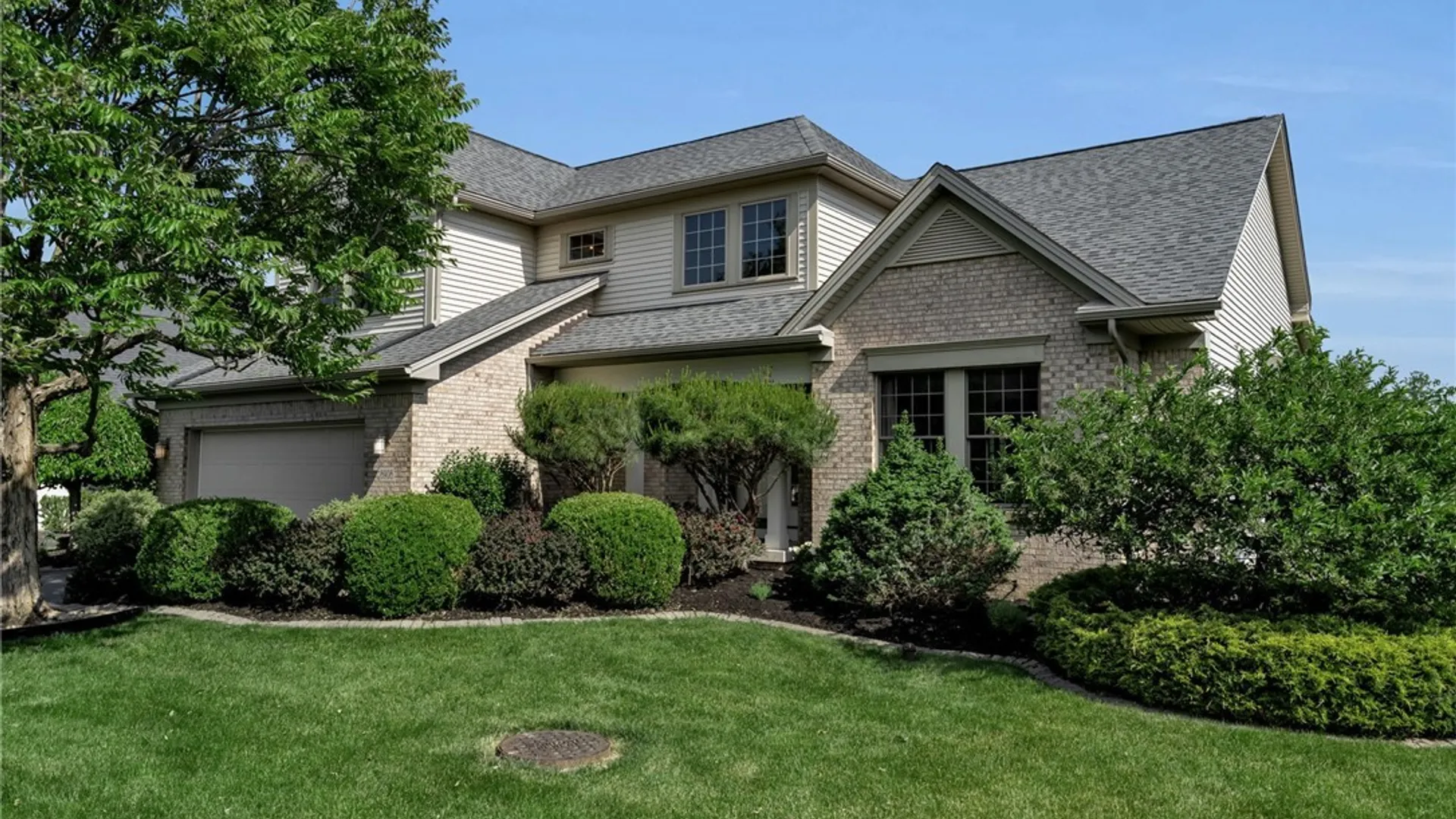 Property at 8908 Connemara Lane, Clarence, NY 14032 4