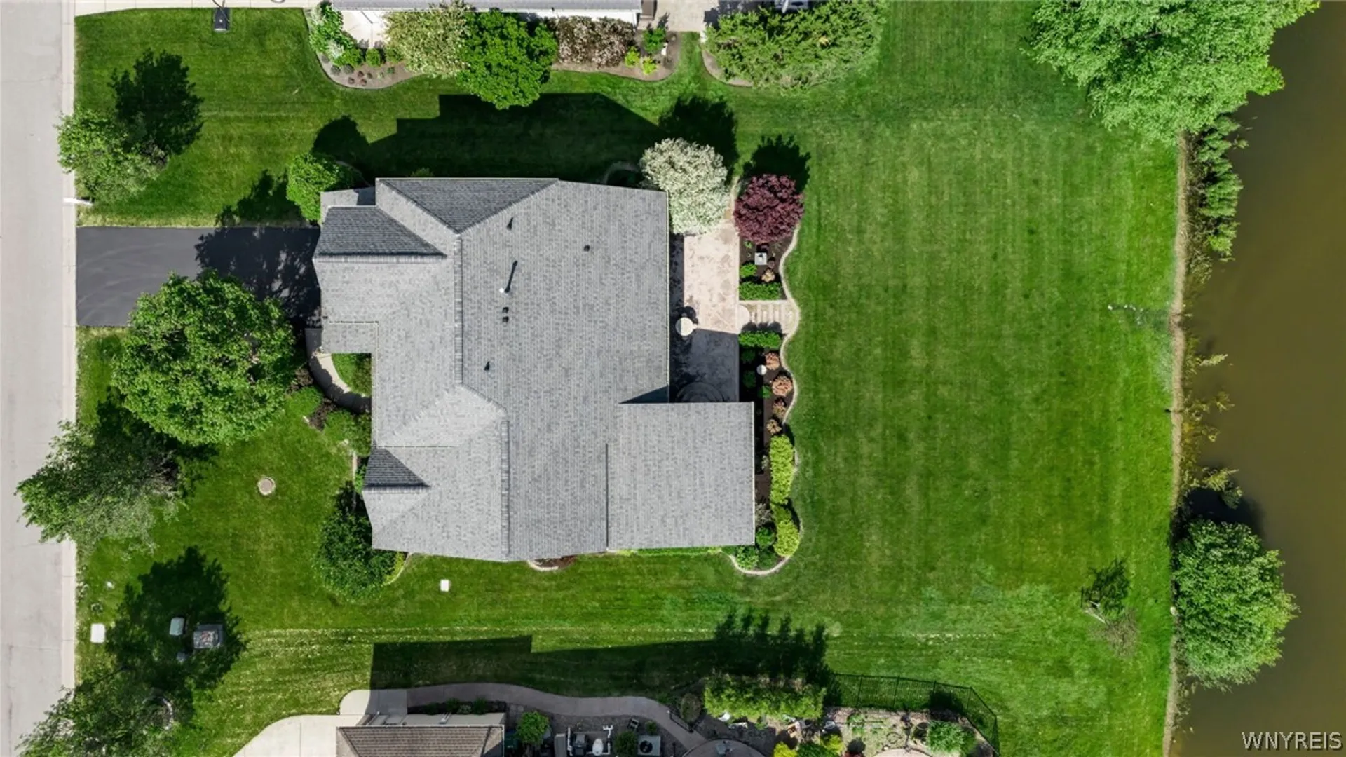 Property at 8908 Connemara Lane, Clarence, NY 14032 43