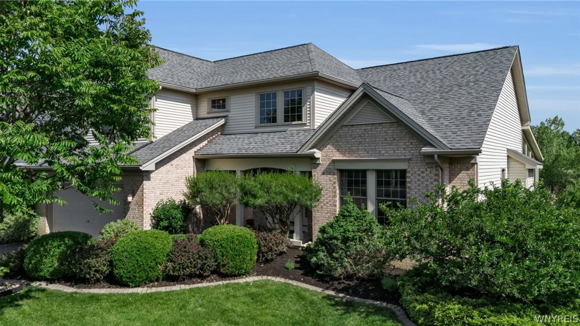 Property at 8908 Connemara Lane, Clarence, NY 14032 5