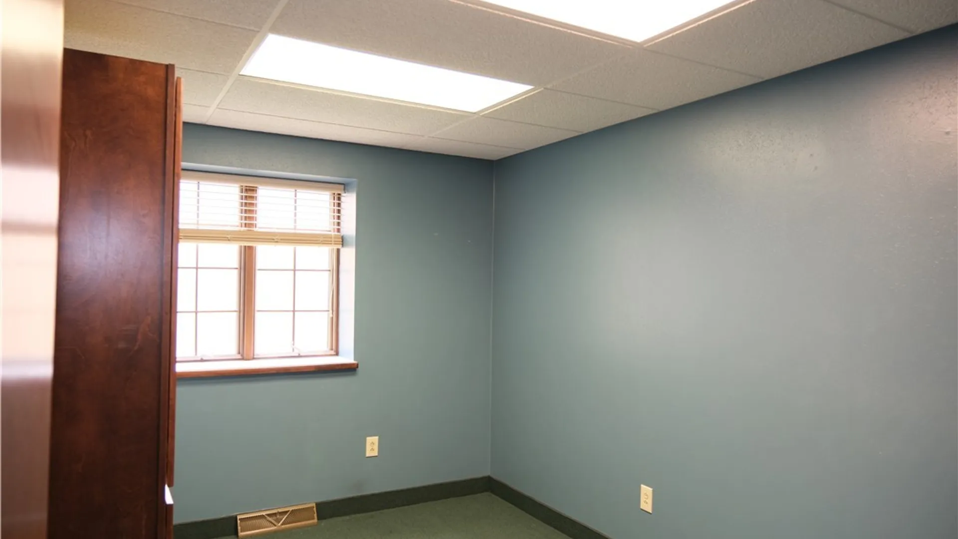 Property at 4085 Seneca Street, West Seneca, NY 14224 10