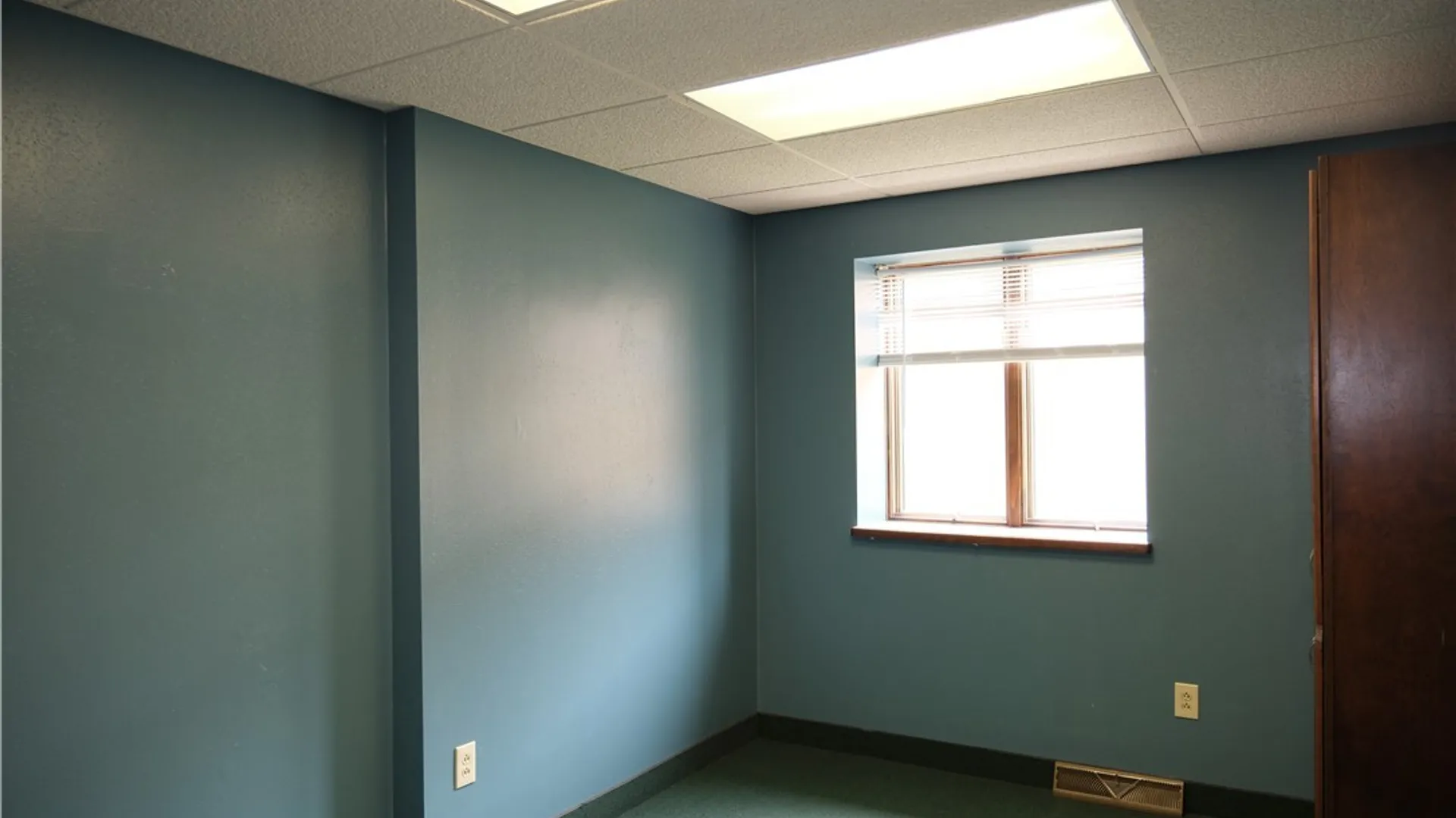 Property at 4085 Seneca Street, West Seneca, NY 14224 12