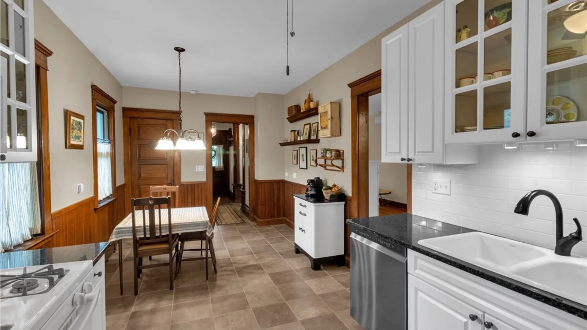 Property at 114 N Ellicott Street, Amherst, NY 14221 18