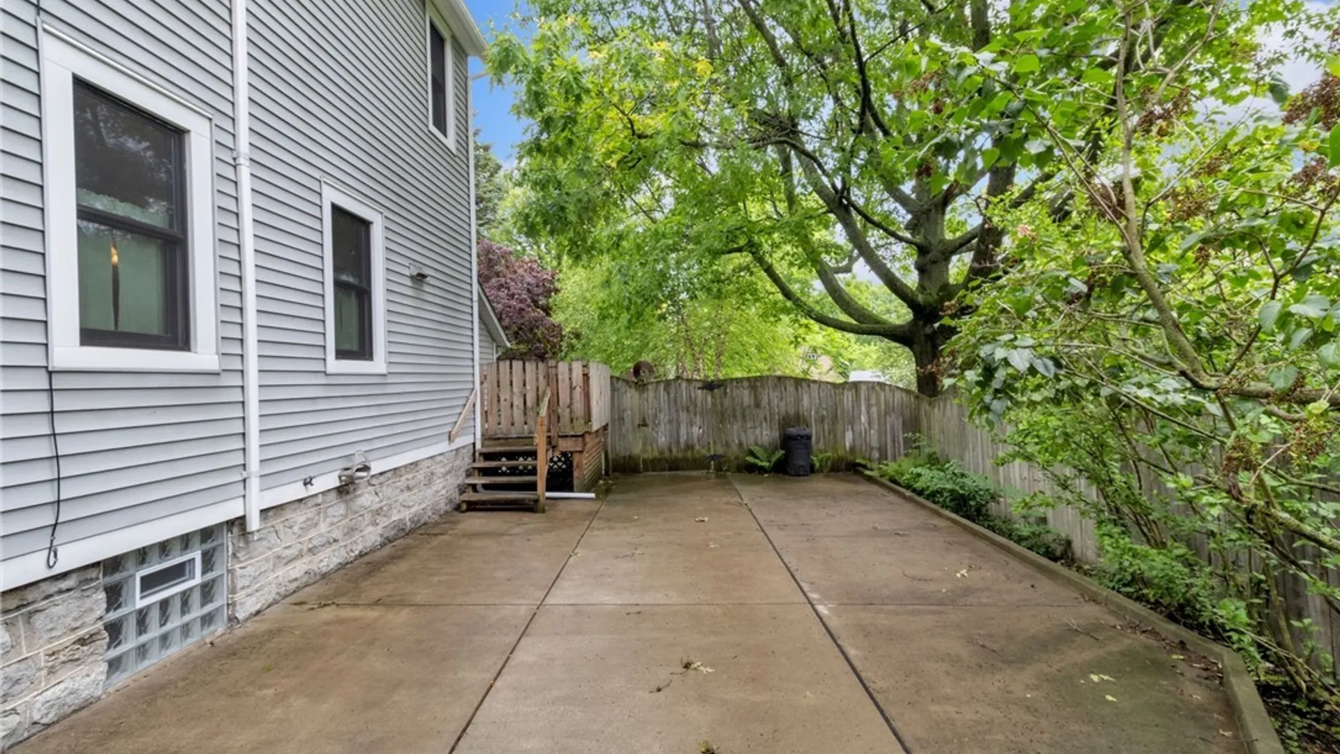Property at 114 N Ellicott Street, Amherst, NY 14221 44