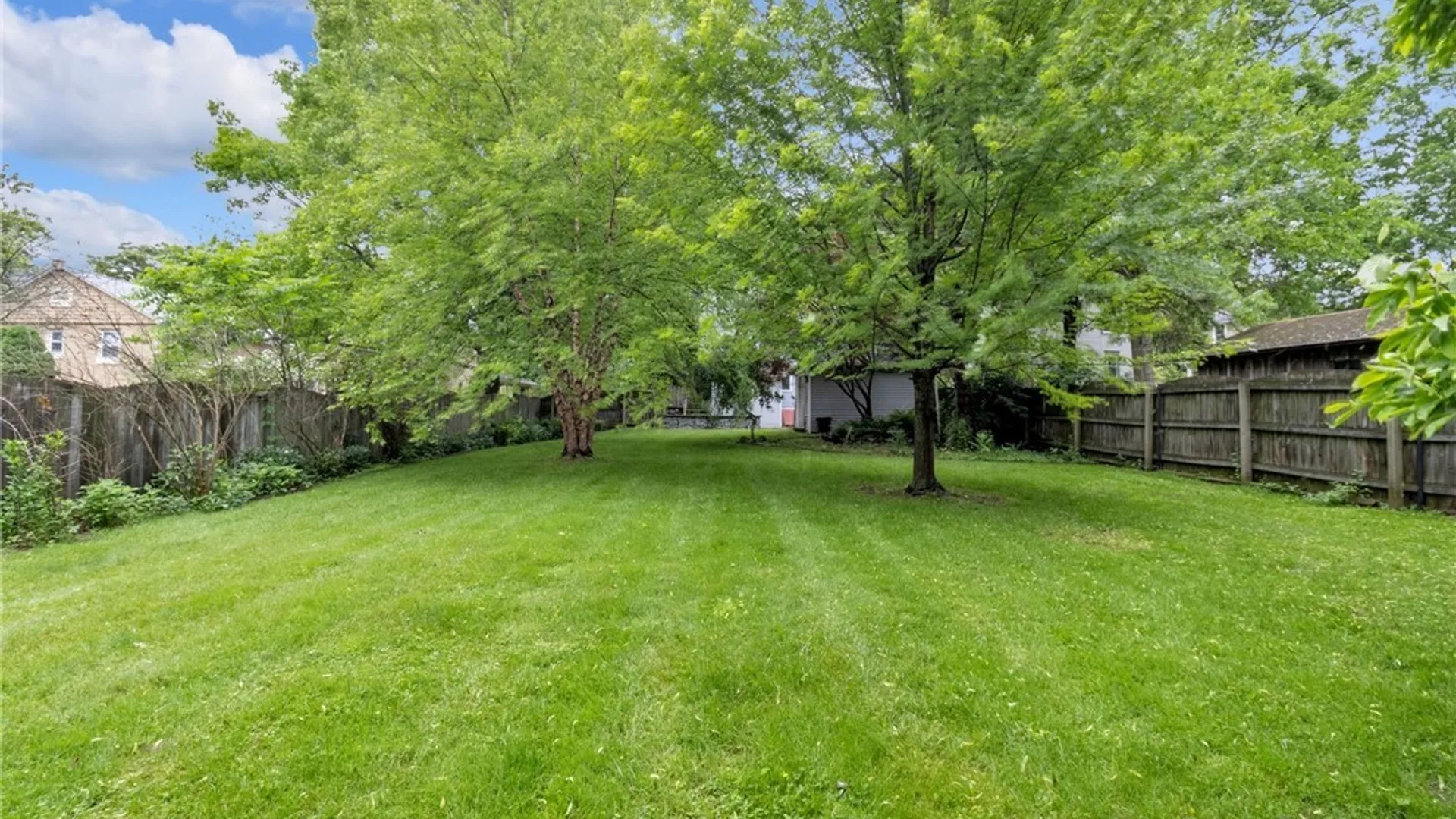 Property at 114 N Ellicott Street, Amherst, NY 14221 5