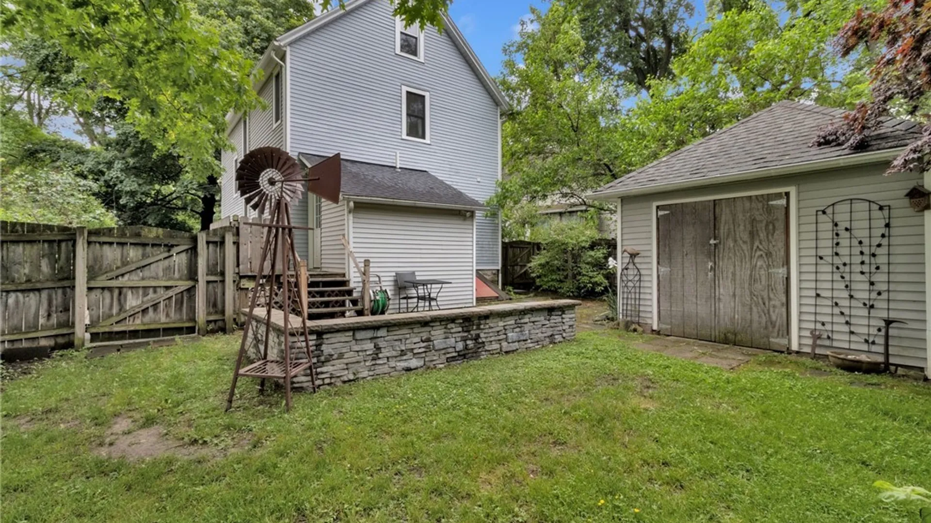 Property at 114 N Ellicott Street, Amherst, NY 14221 6