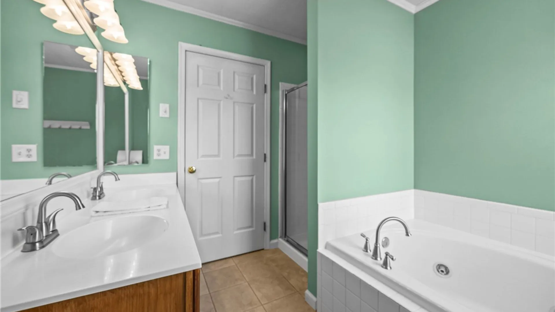 Property at 1310 Surrey Garden, Webster, NY 14580 35