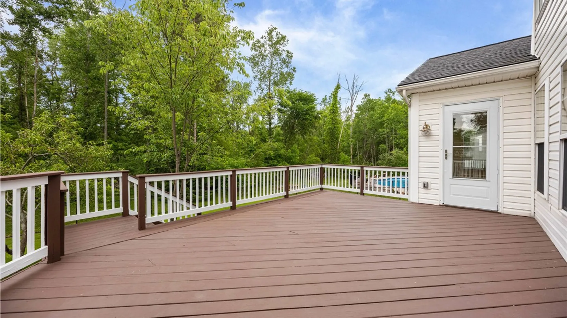 Property at 1310 Surrey Garden, Webster, NY 14580 43