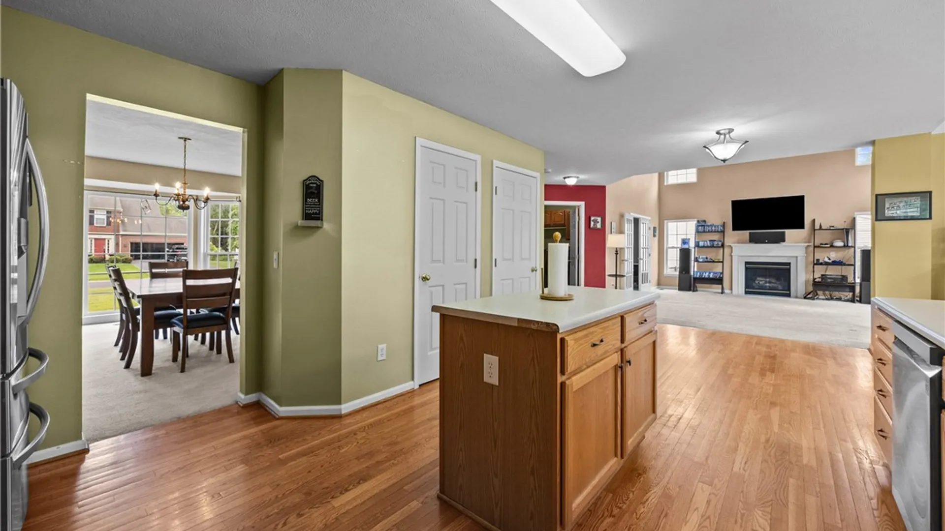 Property at 1310 Surrey Garden, Webster, NY 14580 7