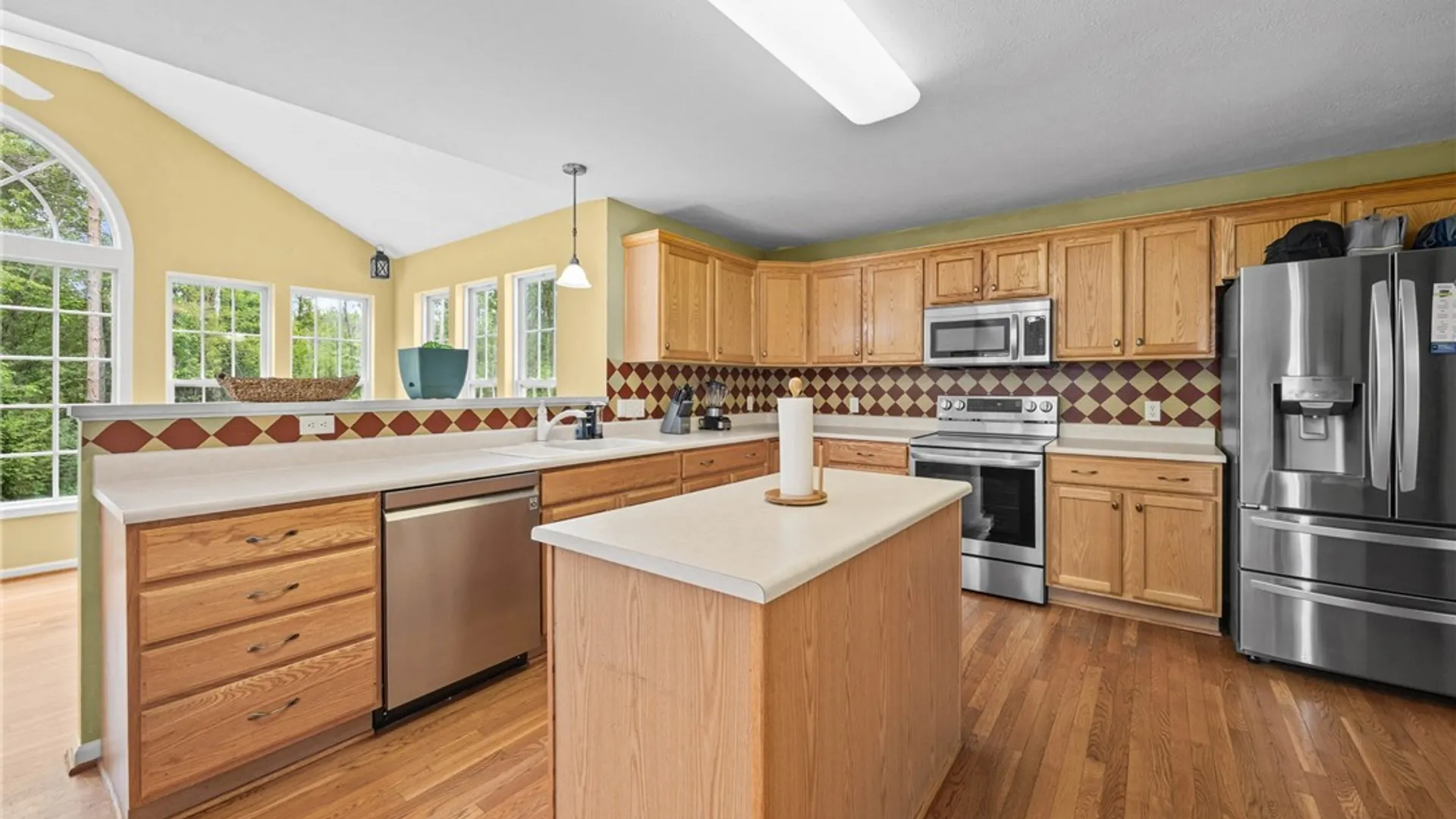 Property at 1310 Surrey Garden, Webster, NY 14580 8