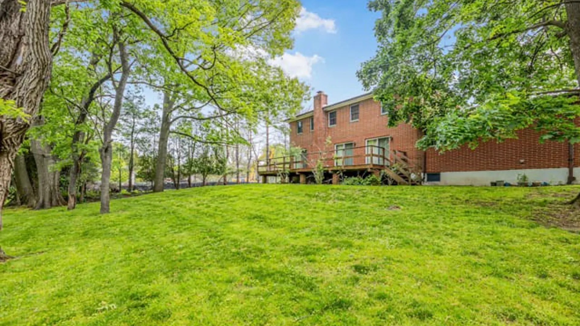 Property at 4 Carol Ln, Mamaroneck, NY 10543 11