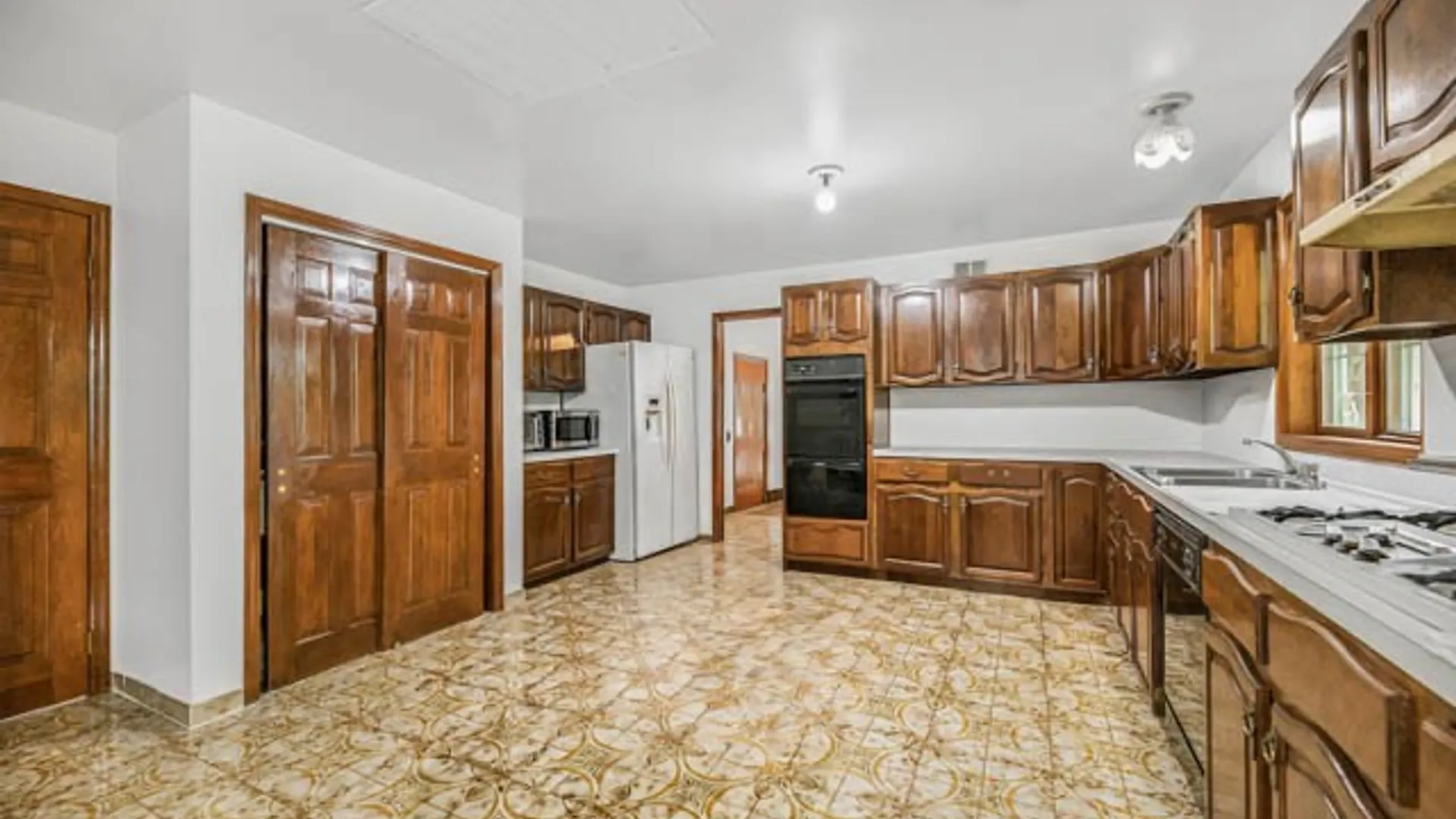 Property at 4 Carol Ln, Mamaroneck, NY 10543 28