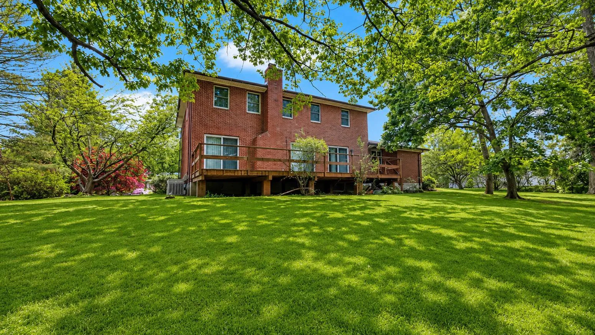 Property at 4 Carol Ln, Mamaroneck, NY 10543 3