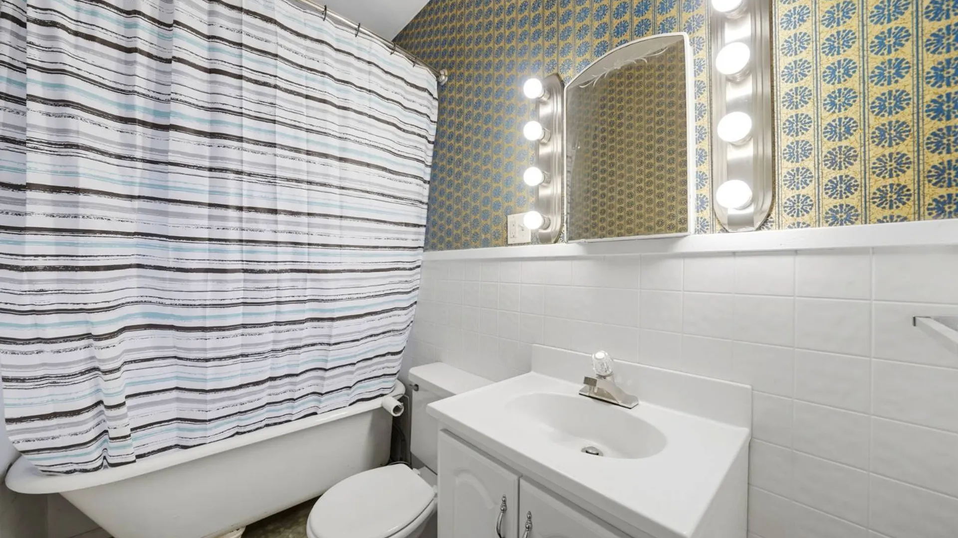 Property at 421 West Delavan Avenue, Buffalo, NY 14213 28