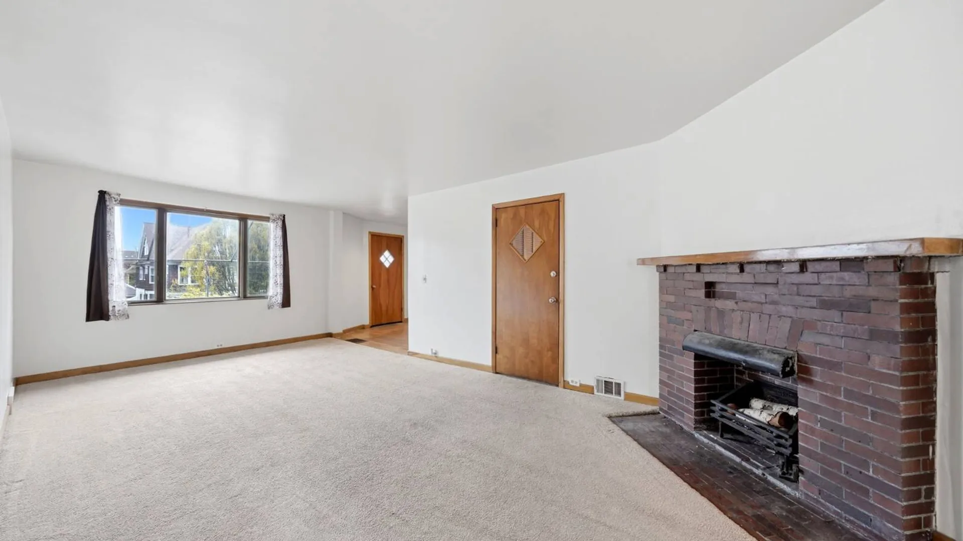 Property at 421 West Delavan Avenue, Buffalo, NY 14213 5
