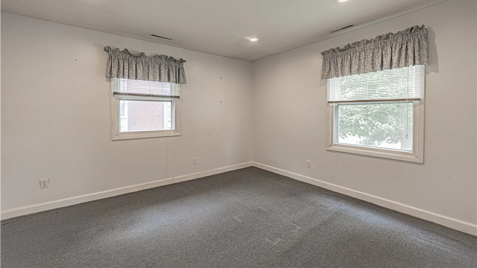Property at 102 East Avenue, Lockport City, NY 14094 12
