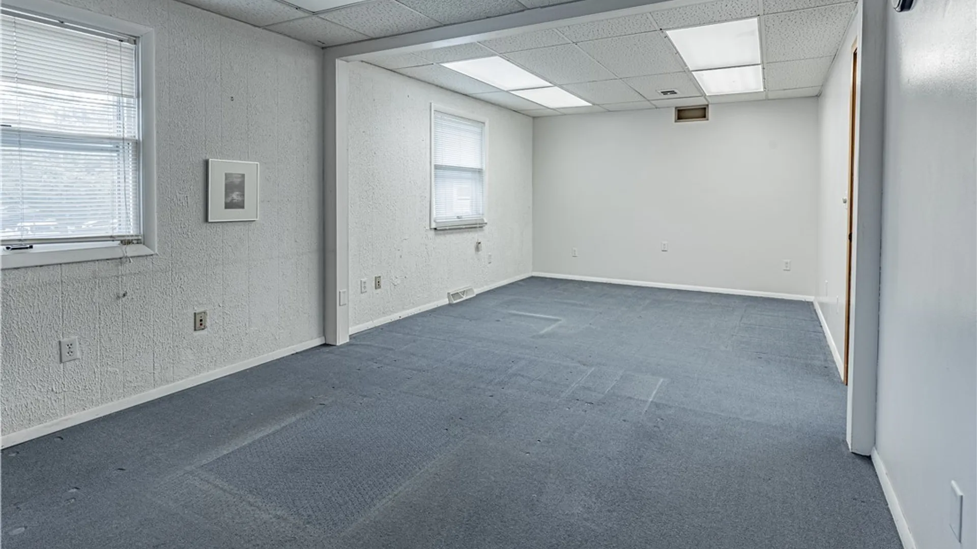 Property at 102 East Avenue, Lockport City, NY 14094 28